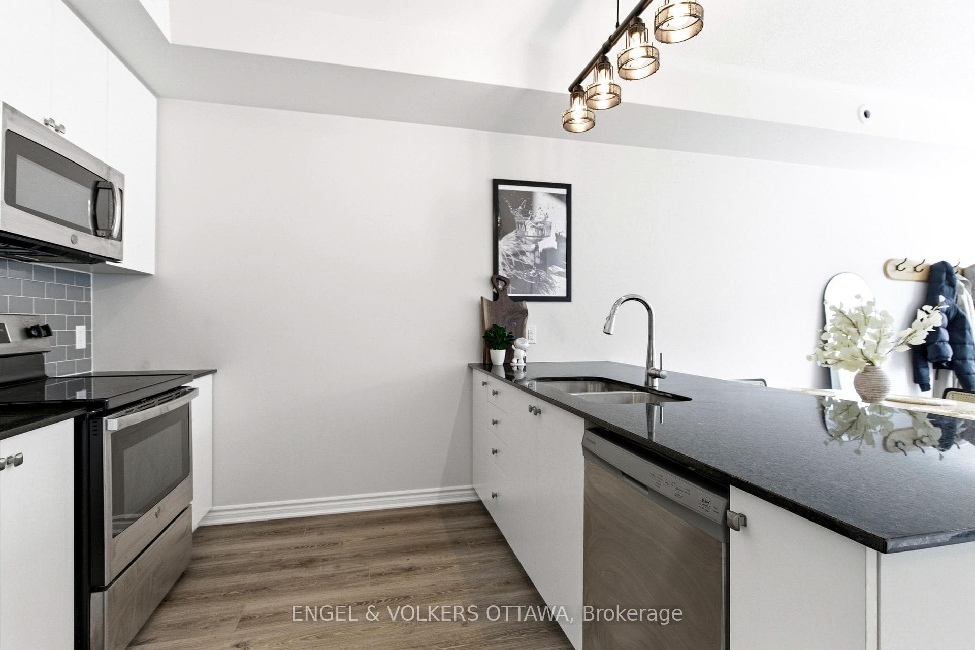 808 Kiniw Private photo 10