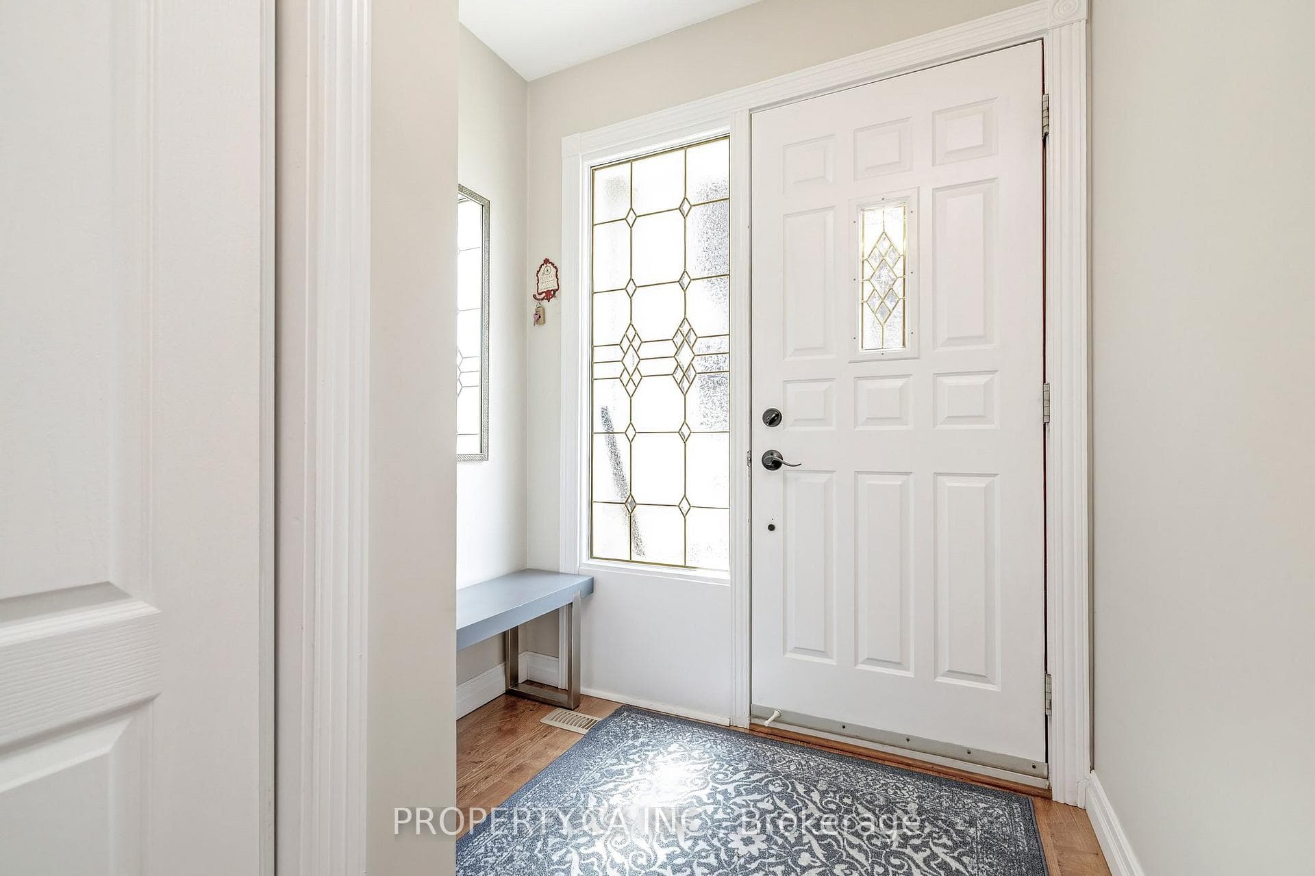 6 Uplands Court photo 4