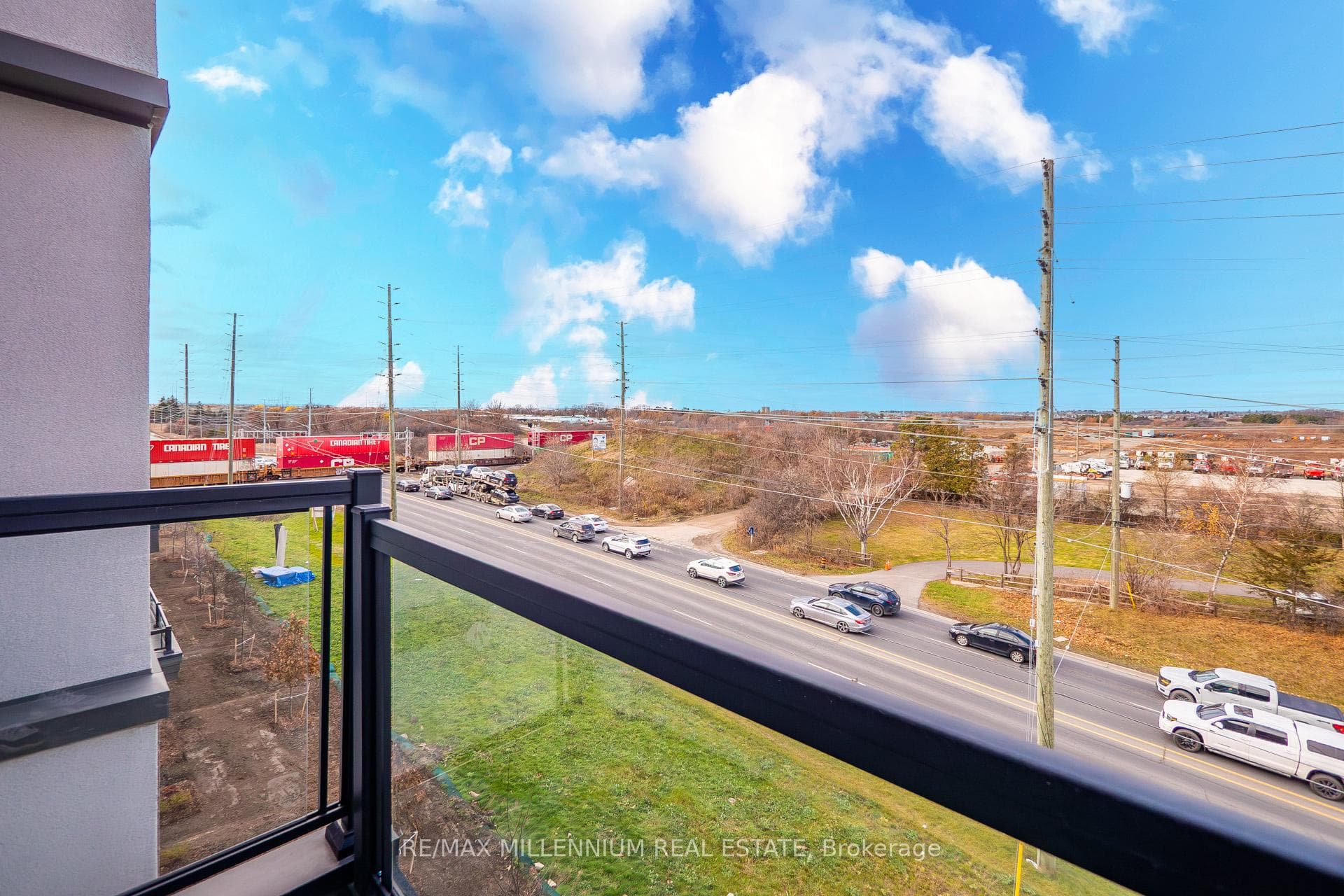 69 Inverary Crescent photo 38