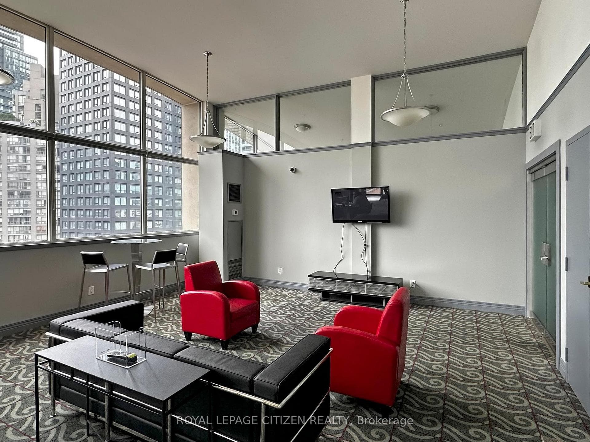 555 Yonge Street Unit 302 photo 21
