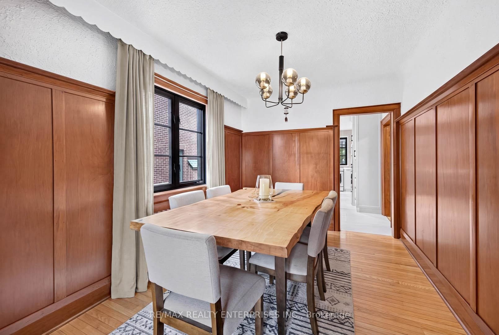 233 Rosemount Avenue photo 8