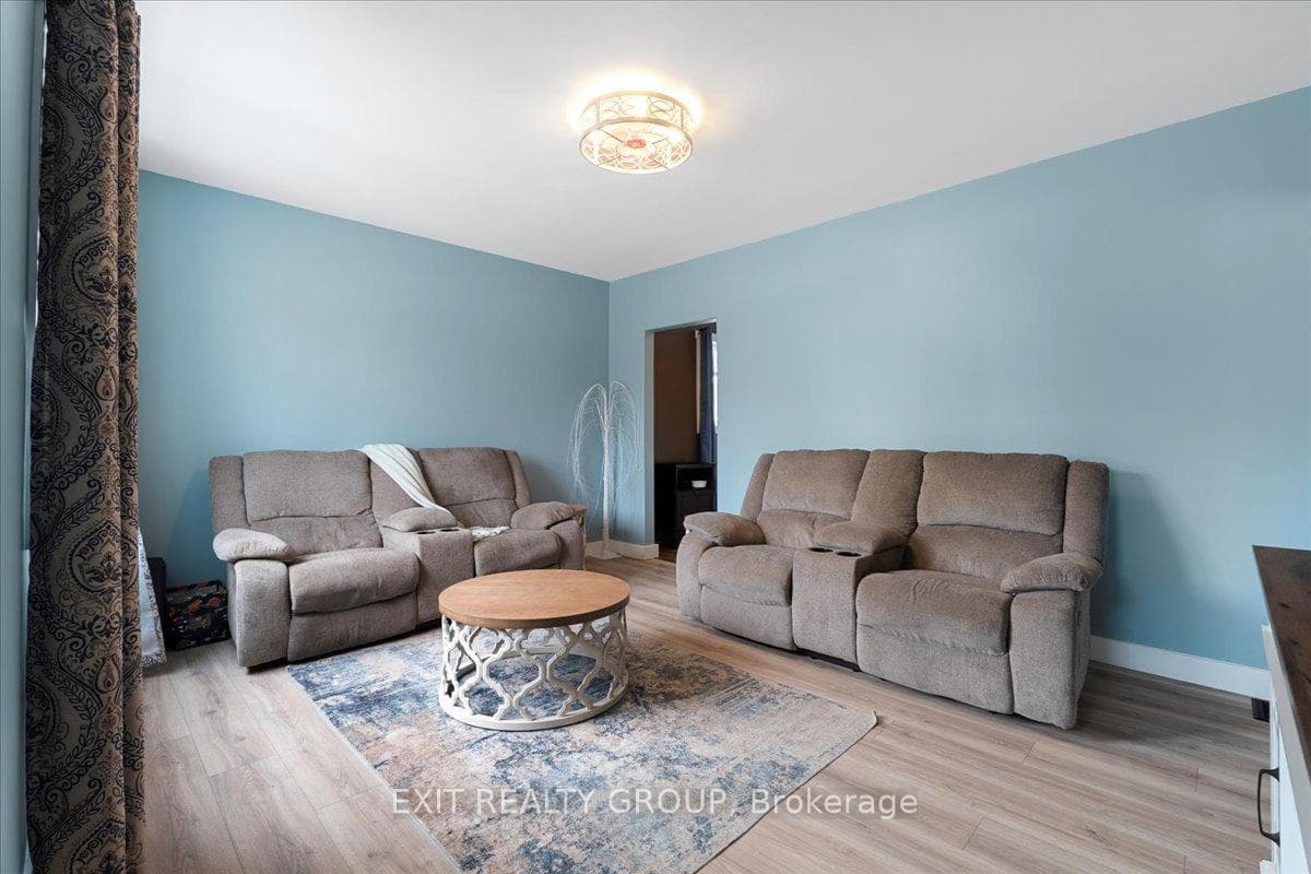 58 Sinclair Street photo 6
