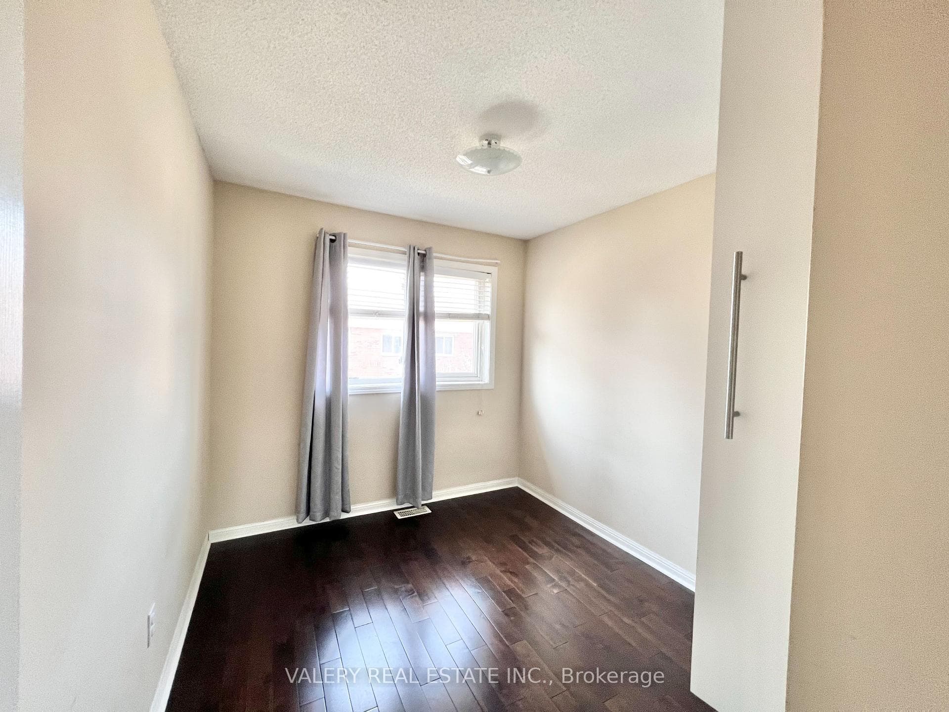 80 Acorn Pl Place Unit 61 photo 13