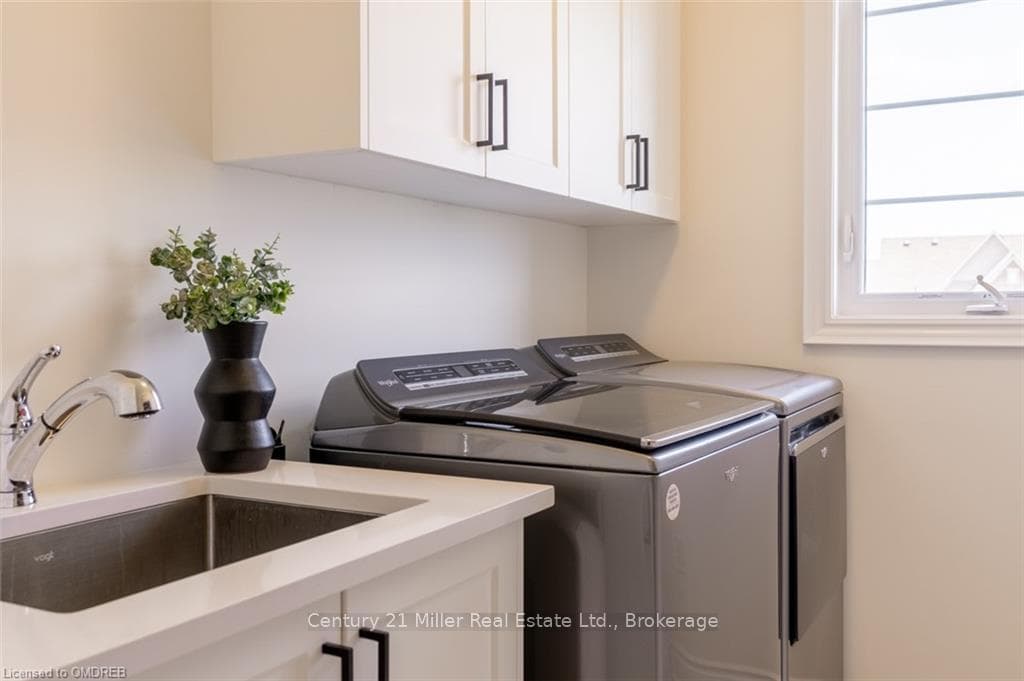 1337 BLACKMORE Street photo 26