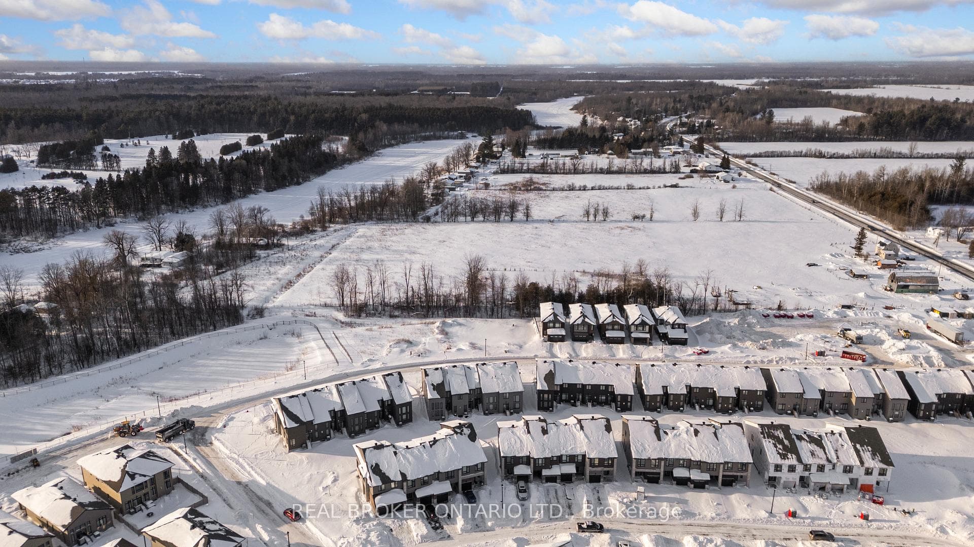 143 Bristol Crescent photo 39