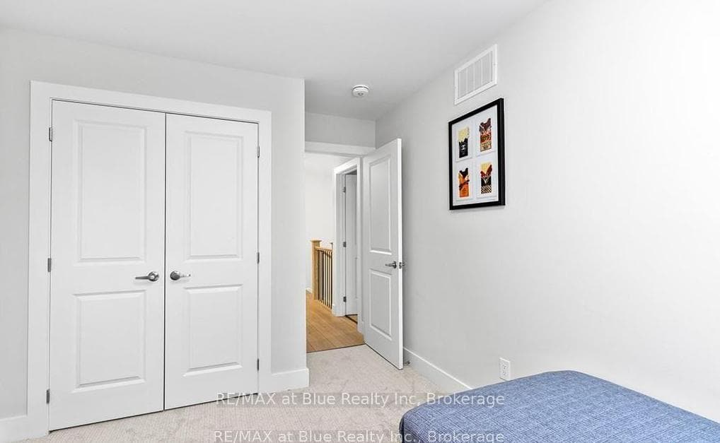 123 BLACK WILLOW Crescent photo 34