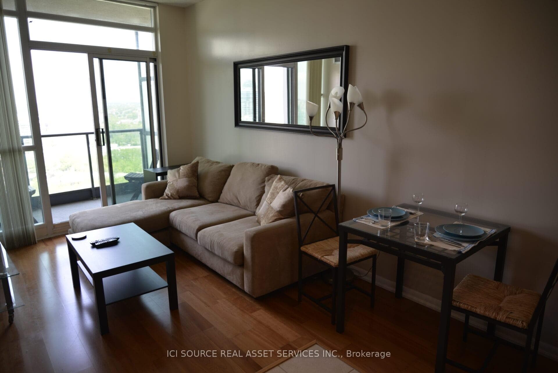 231 Fort York Boulevard Unit 2105 photo 11