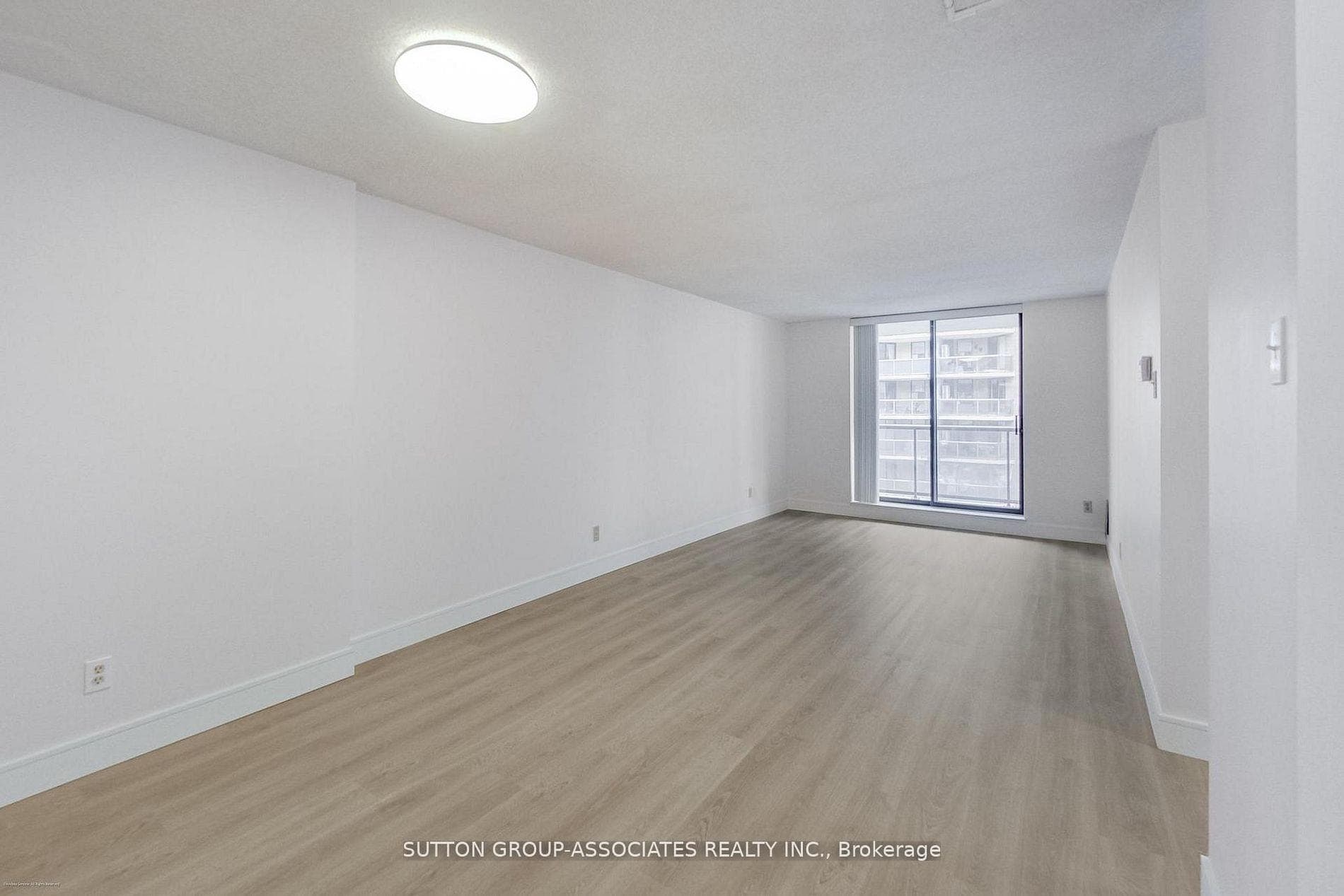 250 Jarvis Street Unit 804 photo 8