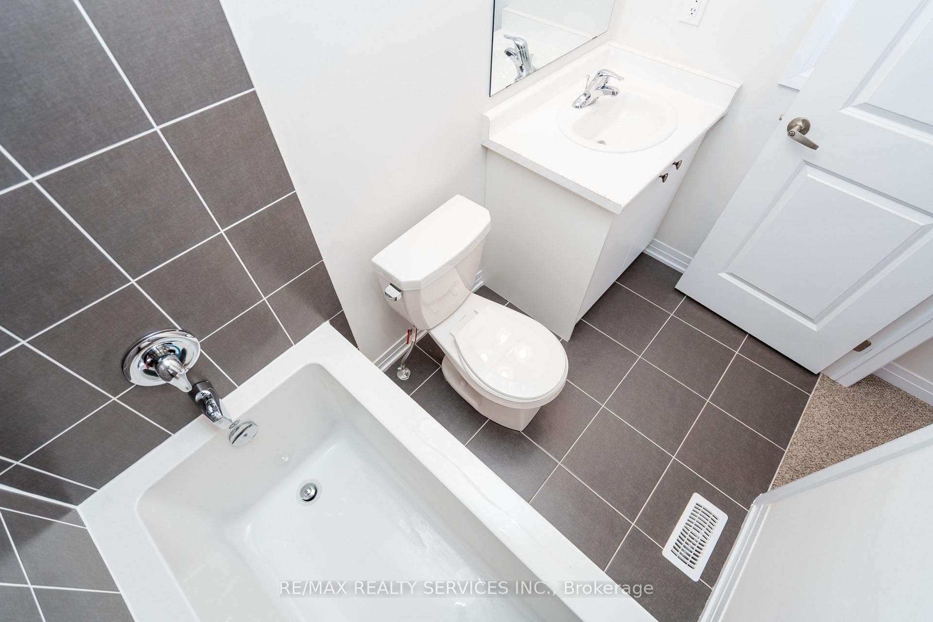 269 dingman Street photo 35
