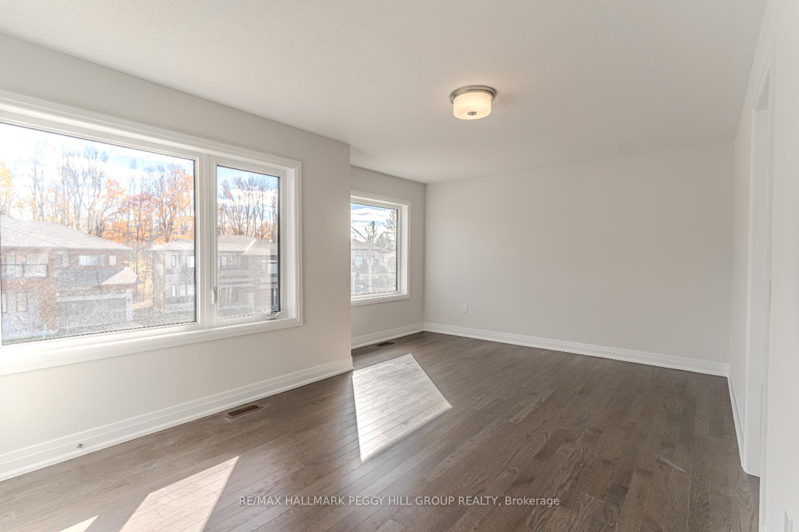 3178 Searidge Street photo 12