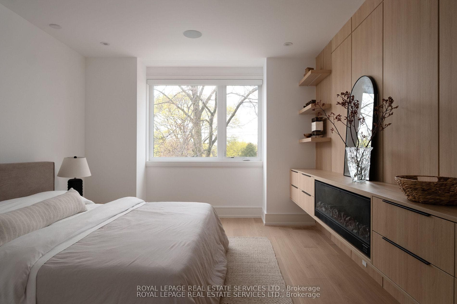237 Bedford Park Avenue photo 16