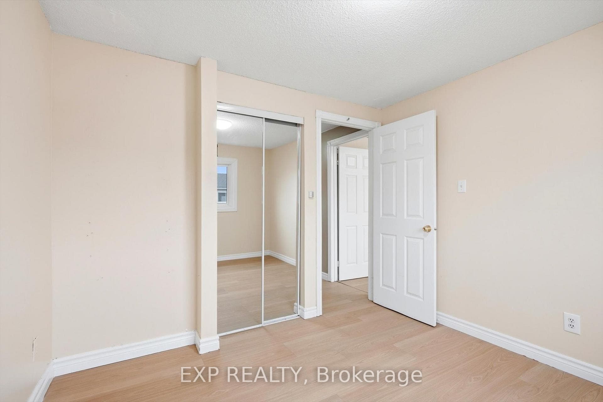 2050 Upper Middle Road Unit 31 photo 21