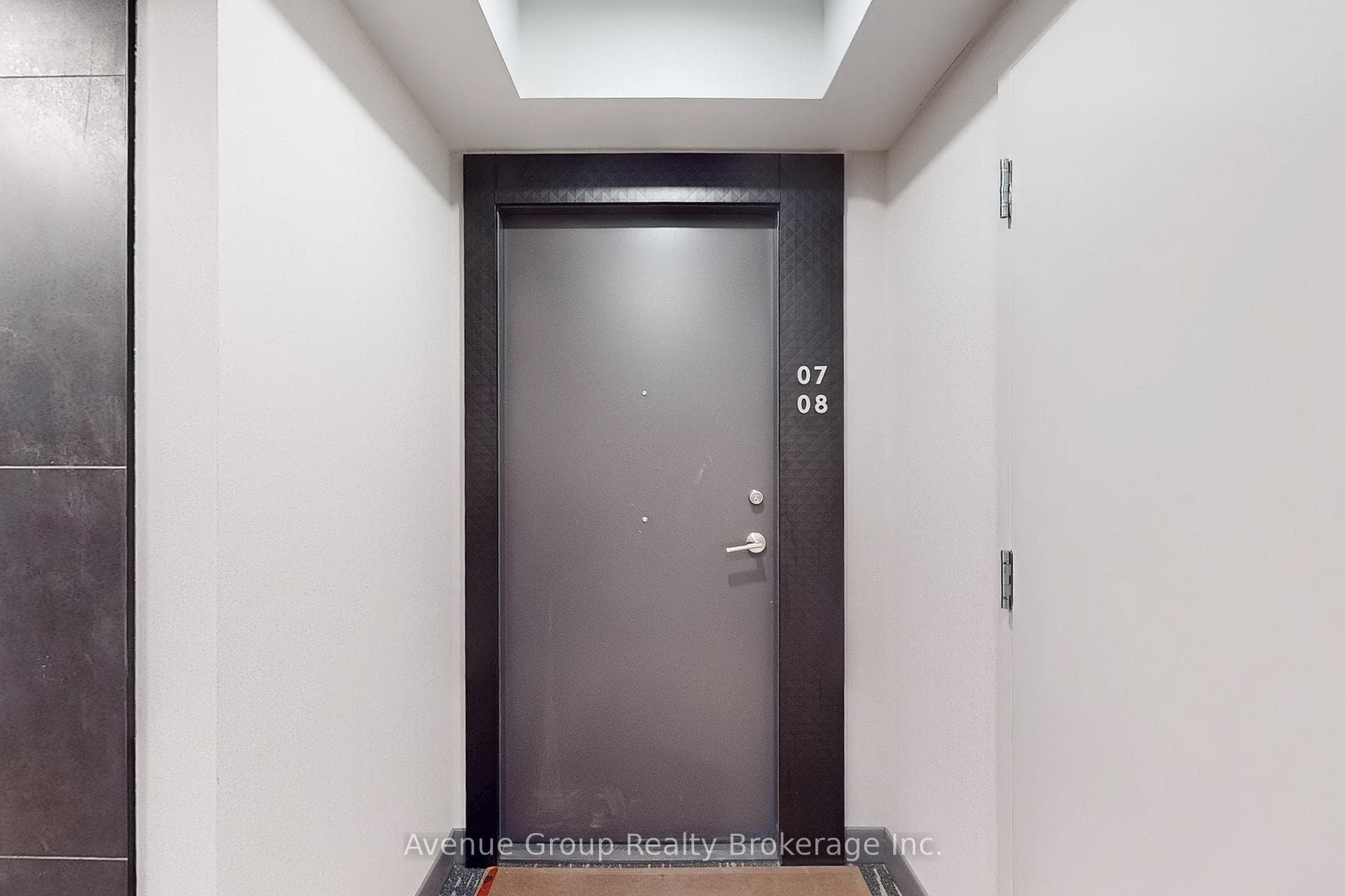 8 Wellesley Street Unit 708 photo 29
