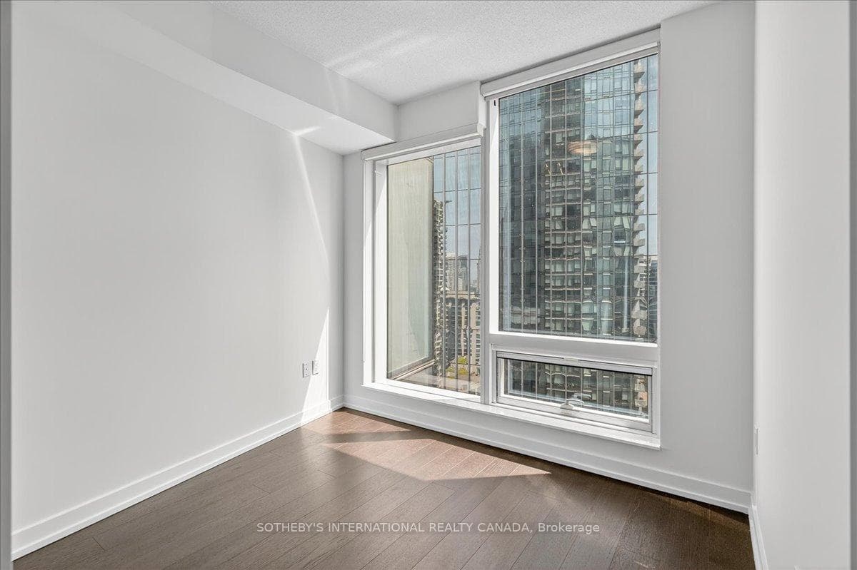 10 York Street Unit 2105 photo 13