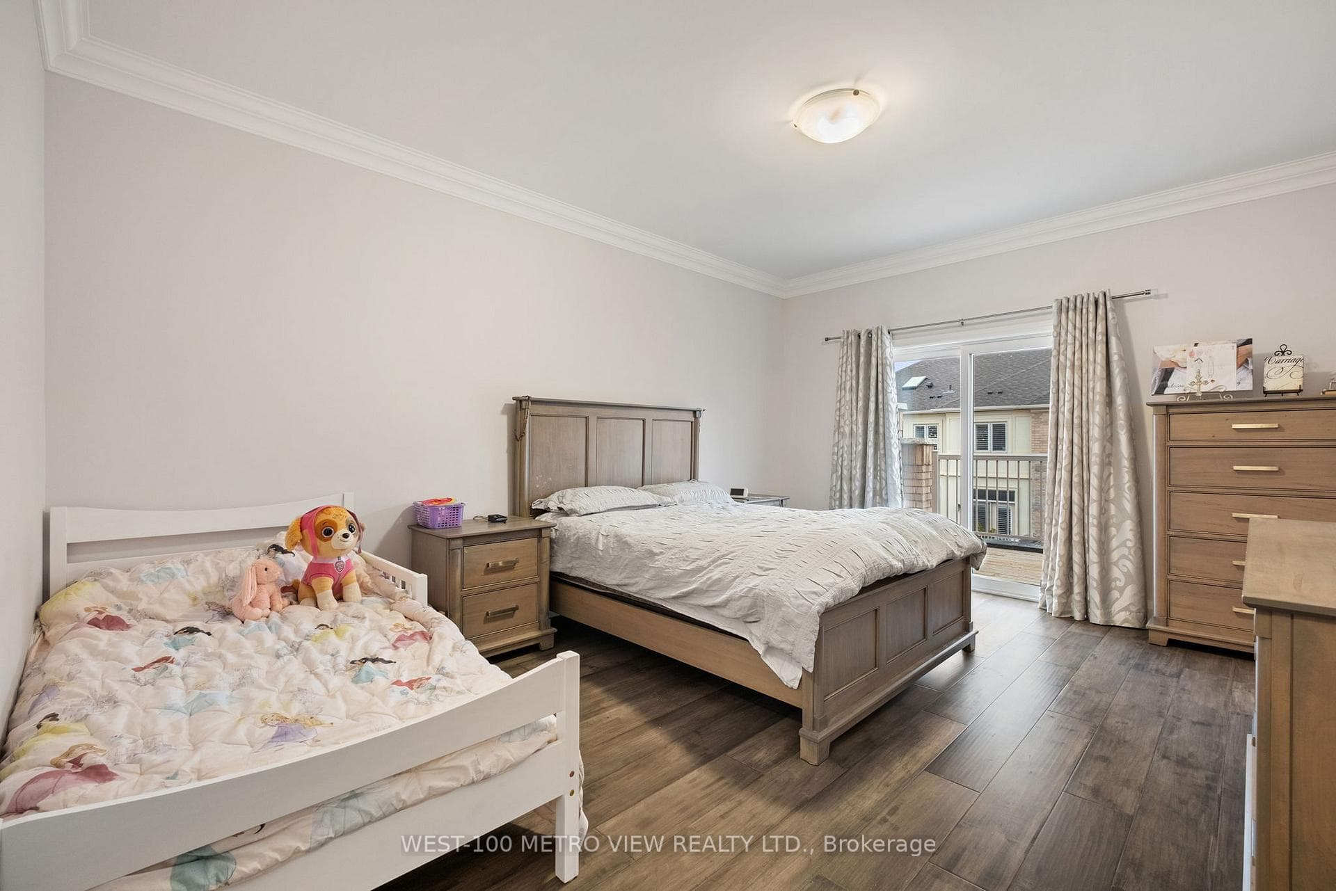 499 Dundas Street photo 20