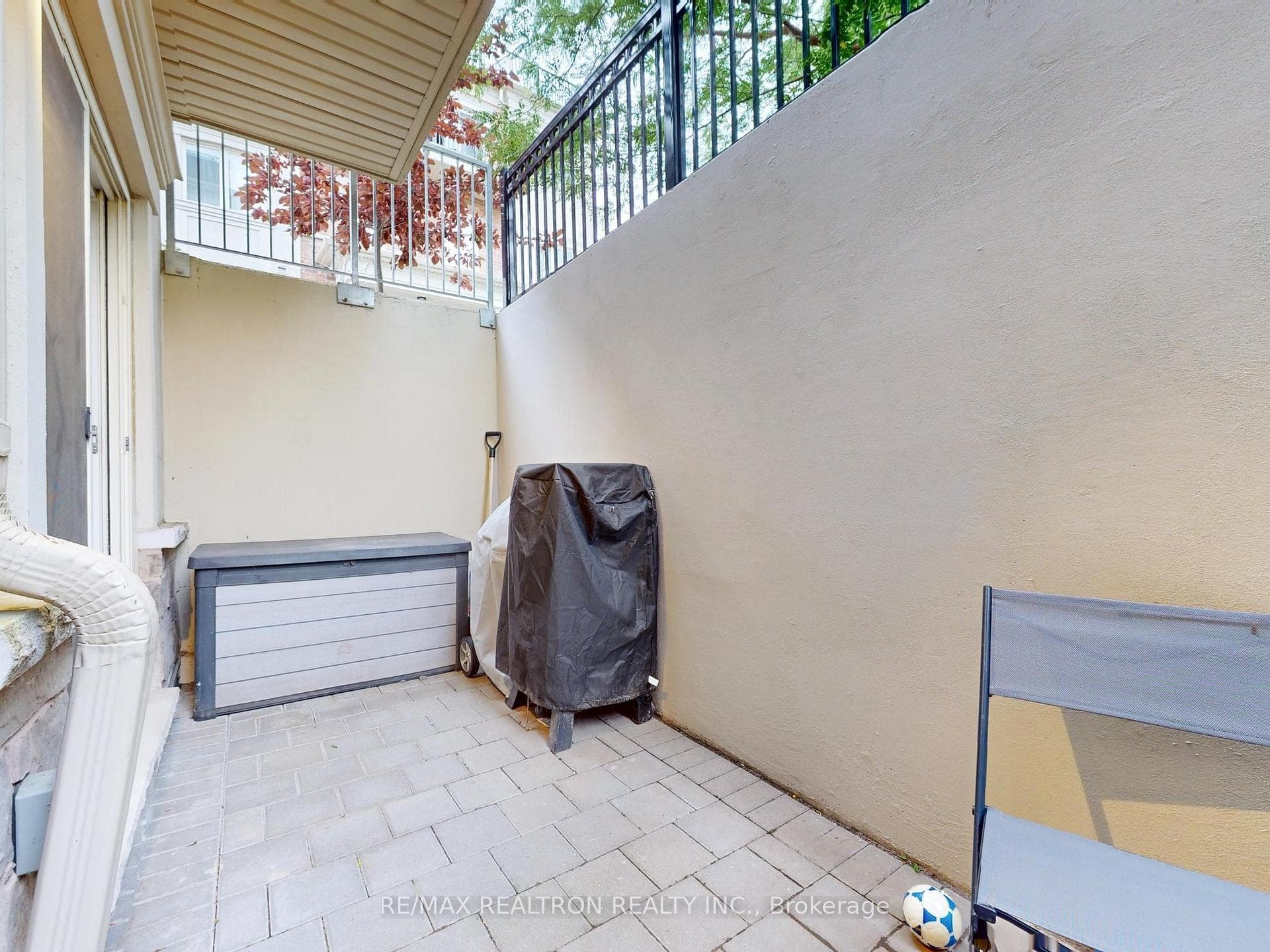 15 Coneflower Street Unit 109 photo 26