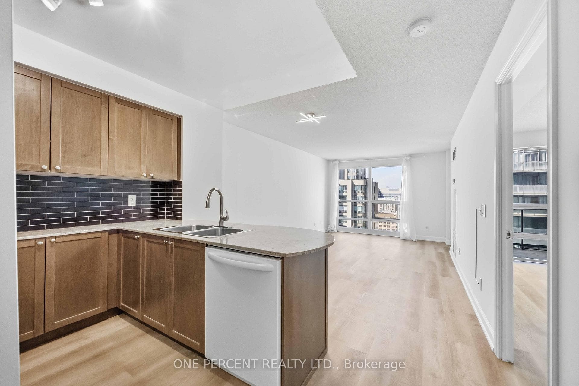 kitchen/living room