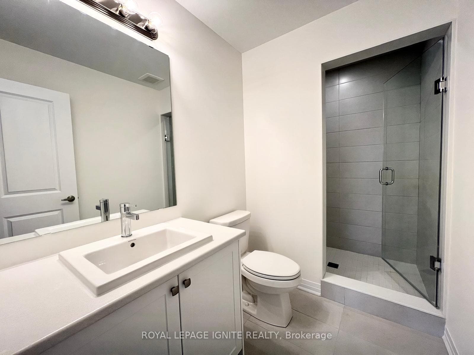 552 Hudson Crescent photo 23