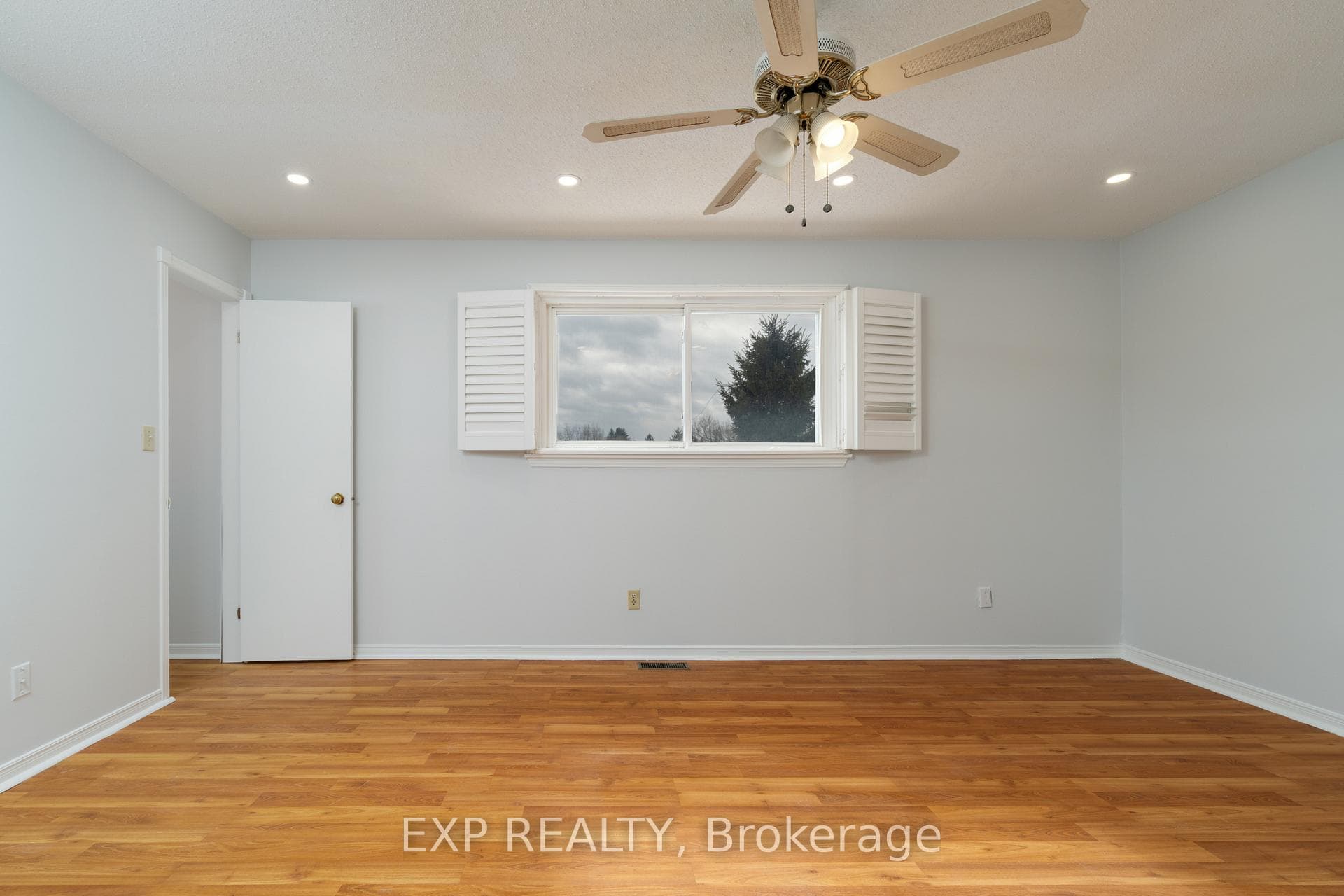 125 Overbank Drive photo 29