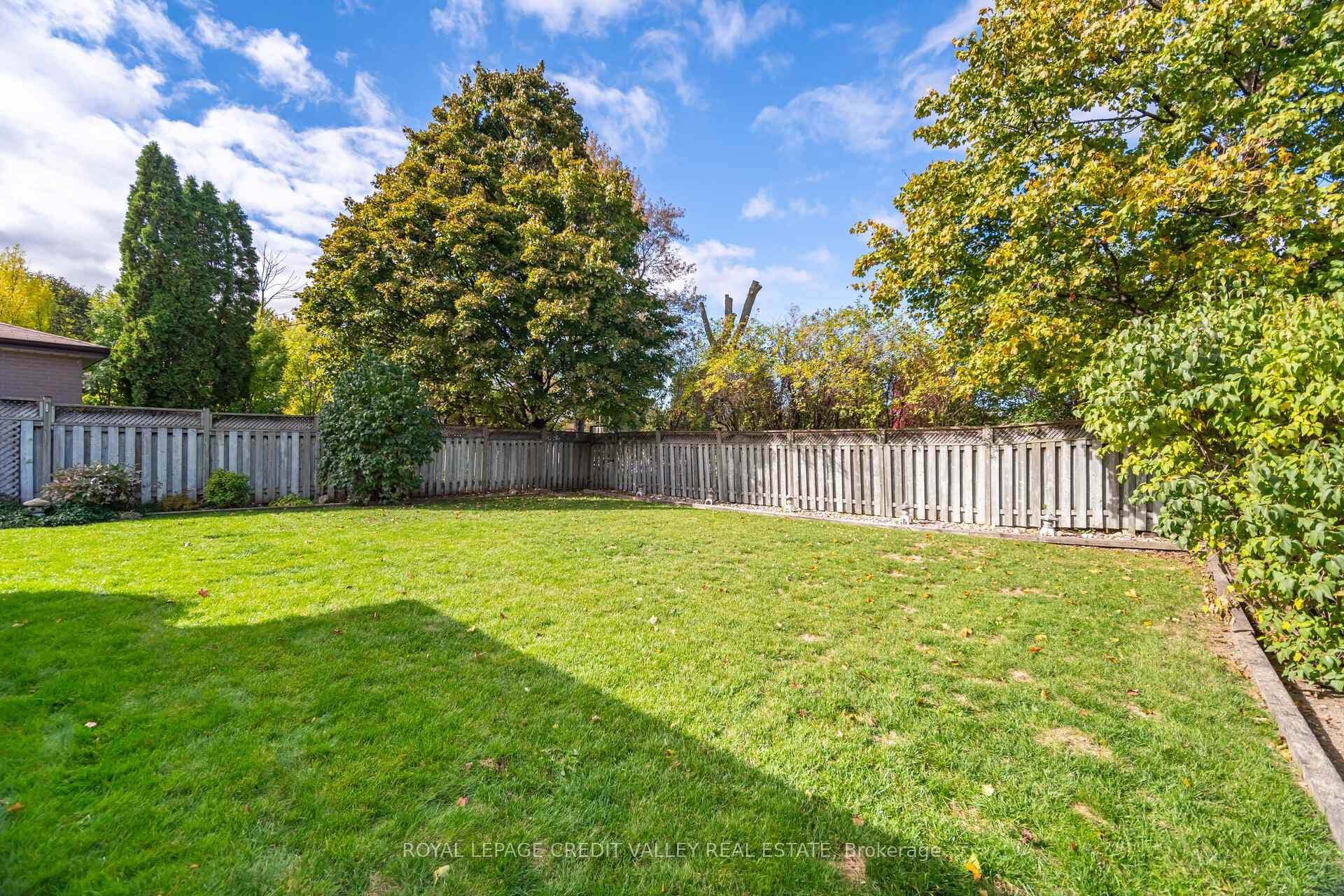 9 Glenora Crescent photo 38