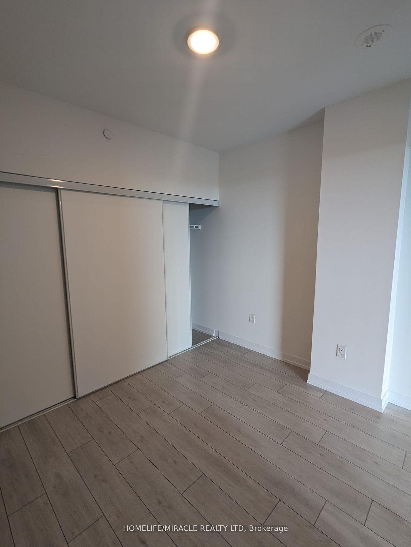 500 Dupont Street Unit 619 photo 12