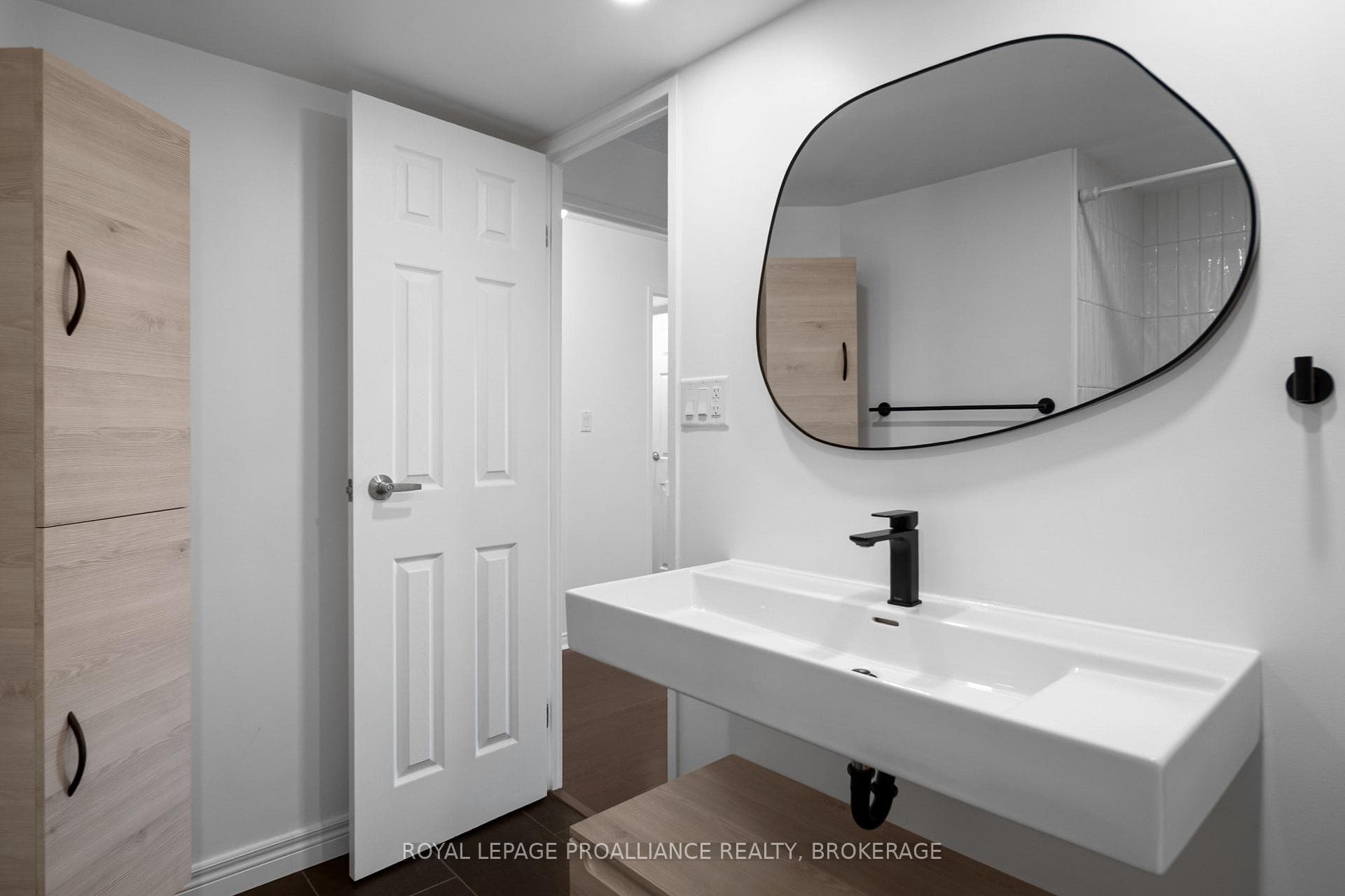 120 Barrett Court Unit 606 photo 21