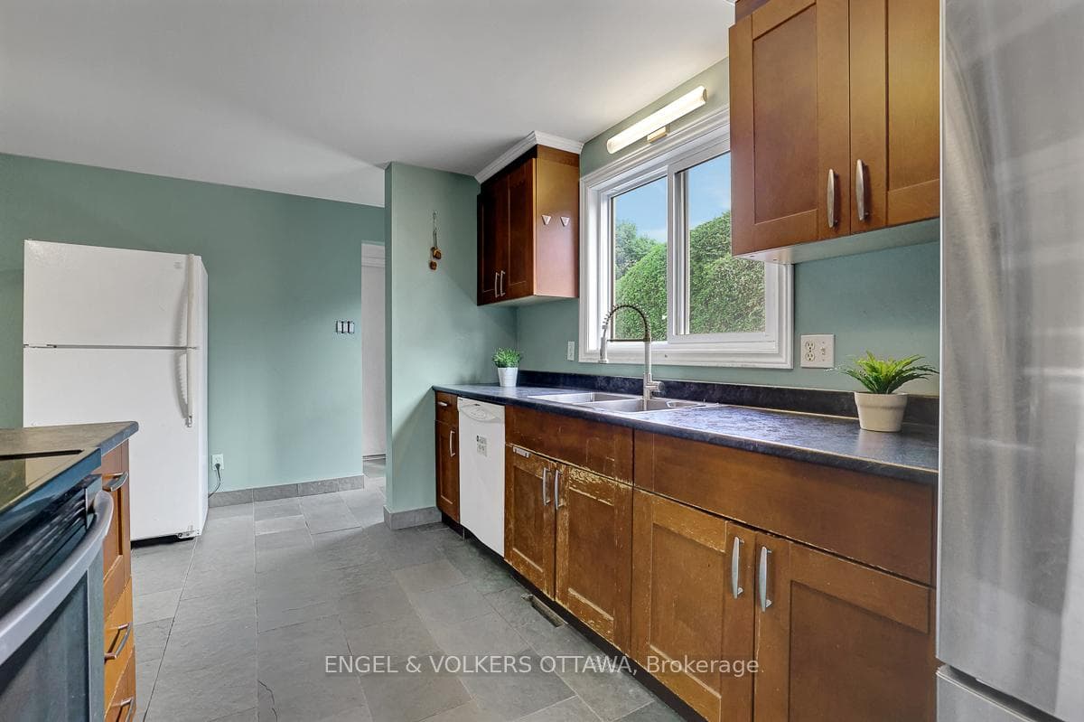 1844 Prestwick Drive photo 16