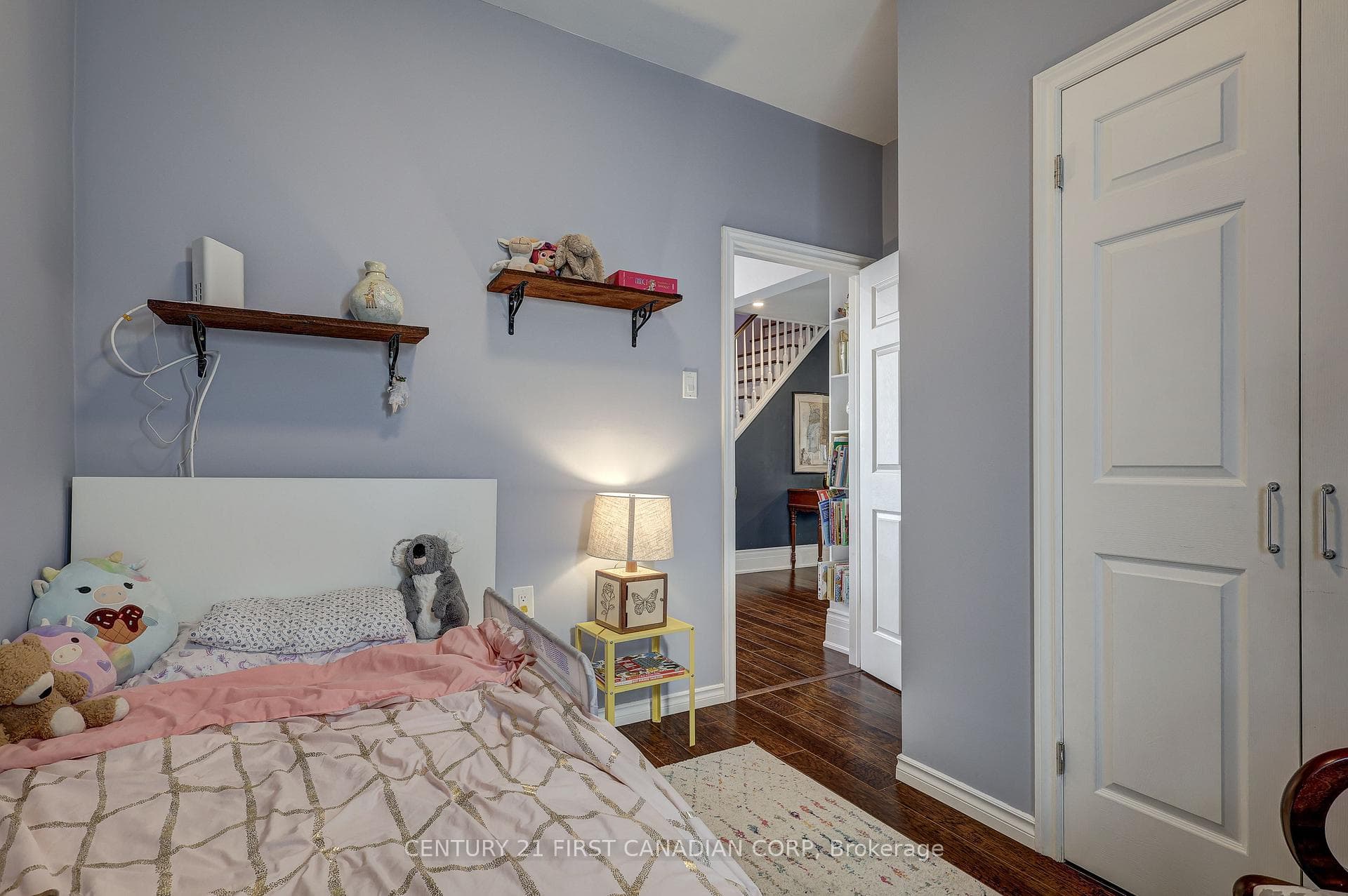 566 PALL MALL Street photo 27
