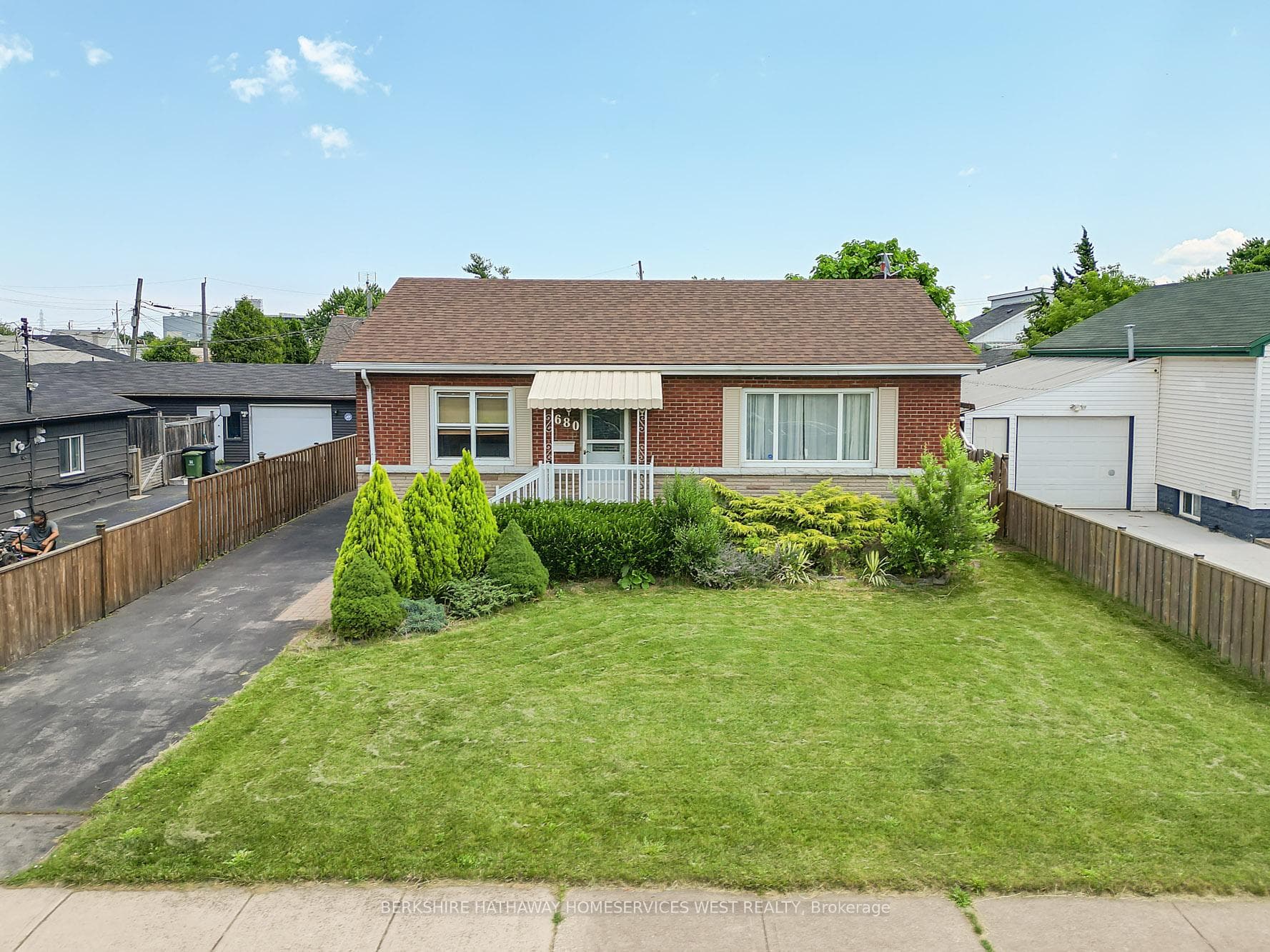 680 Tate Avenue photo 30