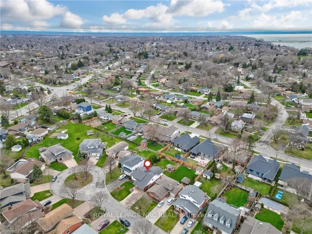 42 BRIMLEY Crescent photo 32