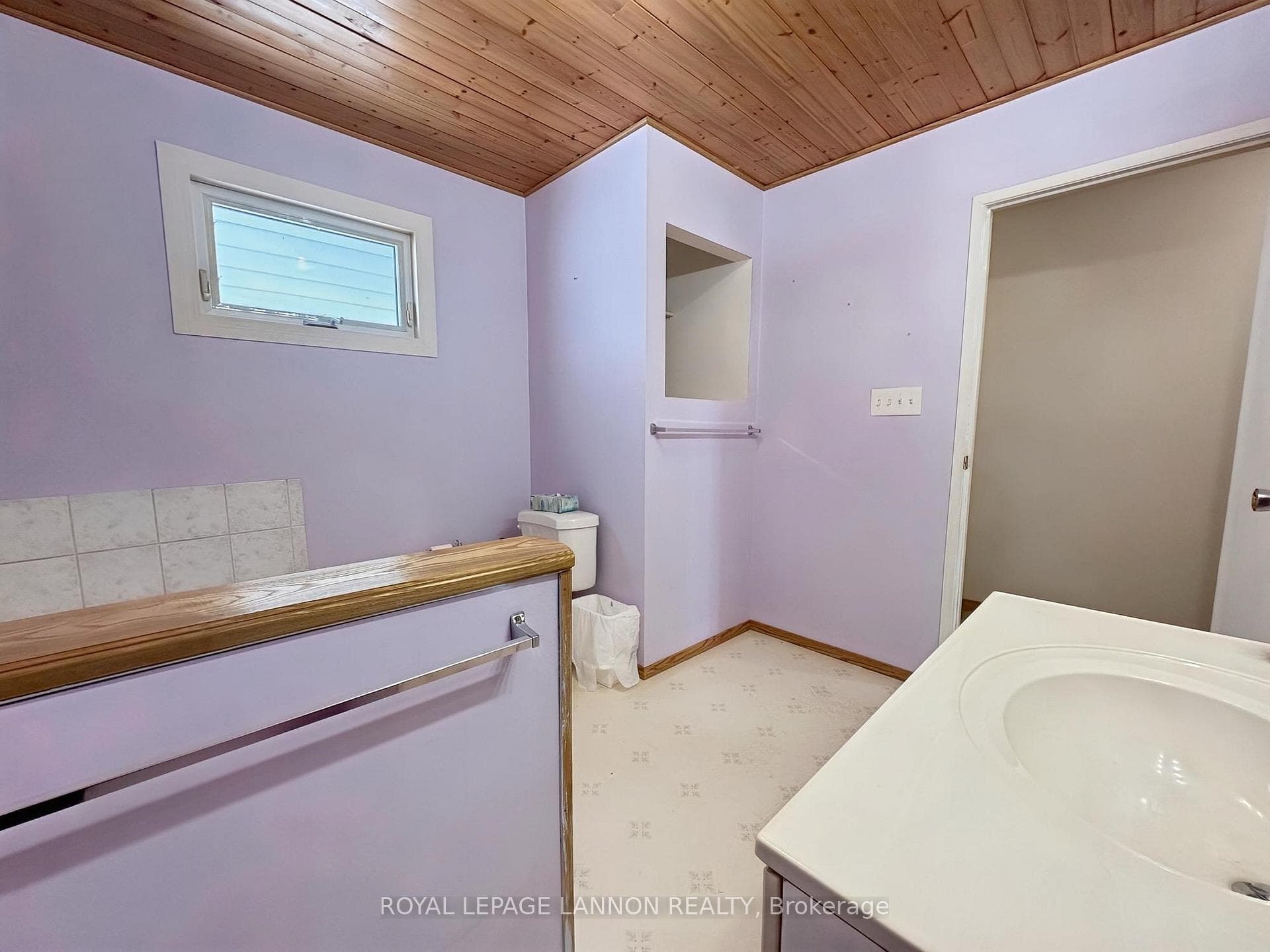 210 Third Avenue photo 16
