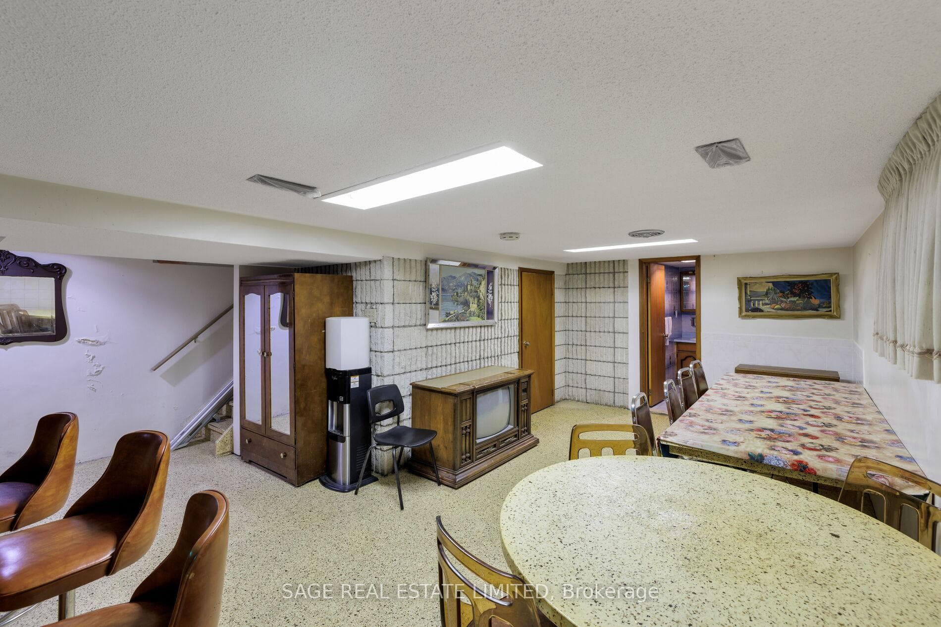34 Henderson Avenue photo 29