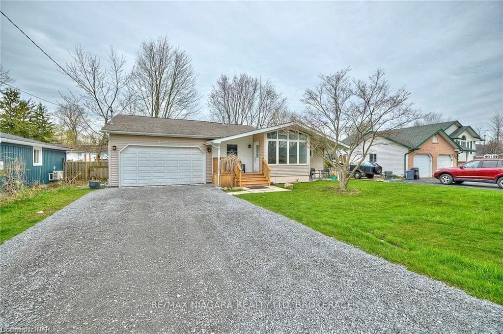 3105 BETHUNE Avenue photo 2