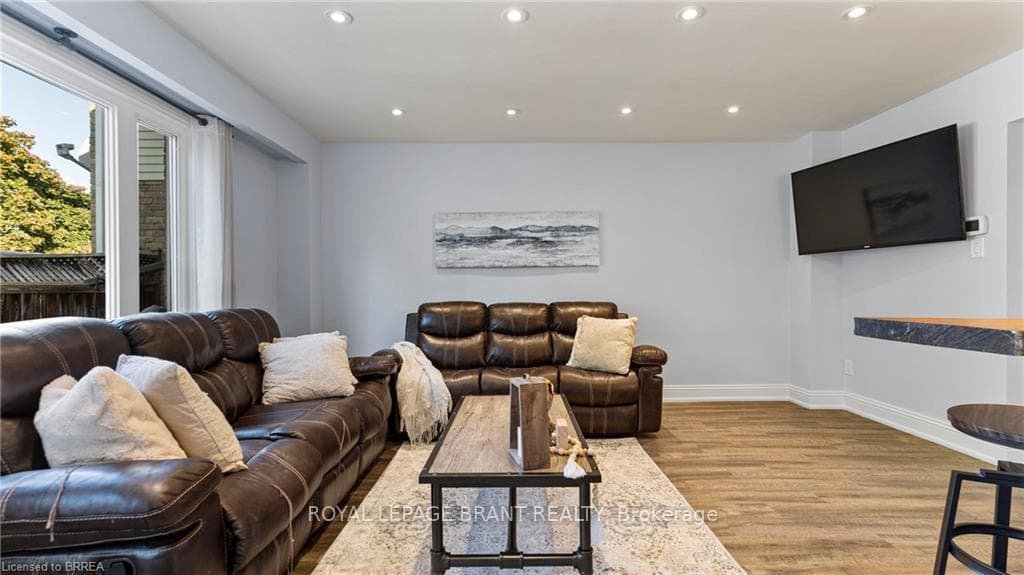 71 Garden Crescent photo 22