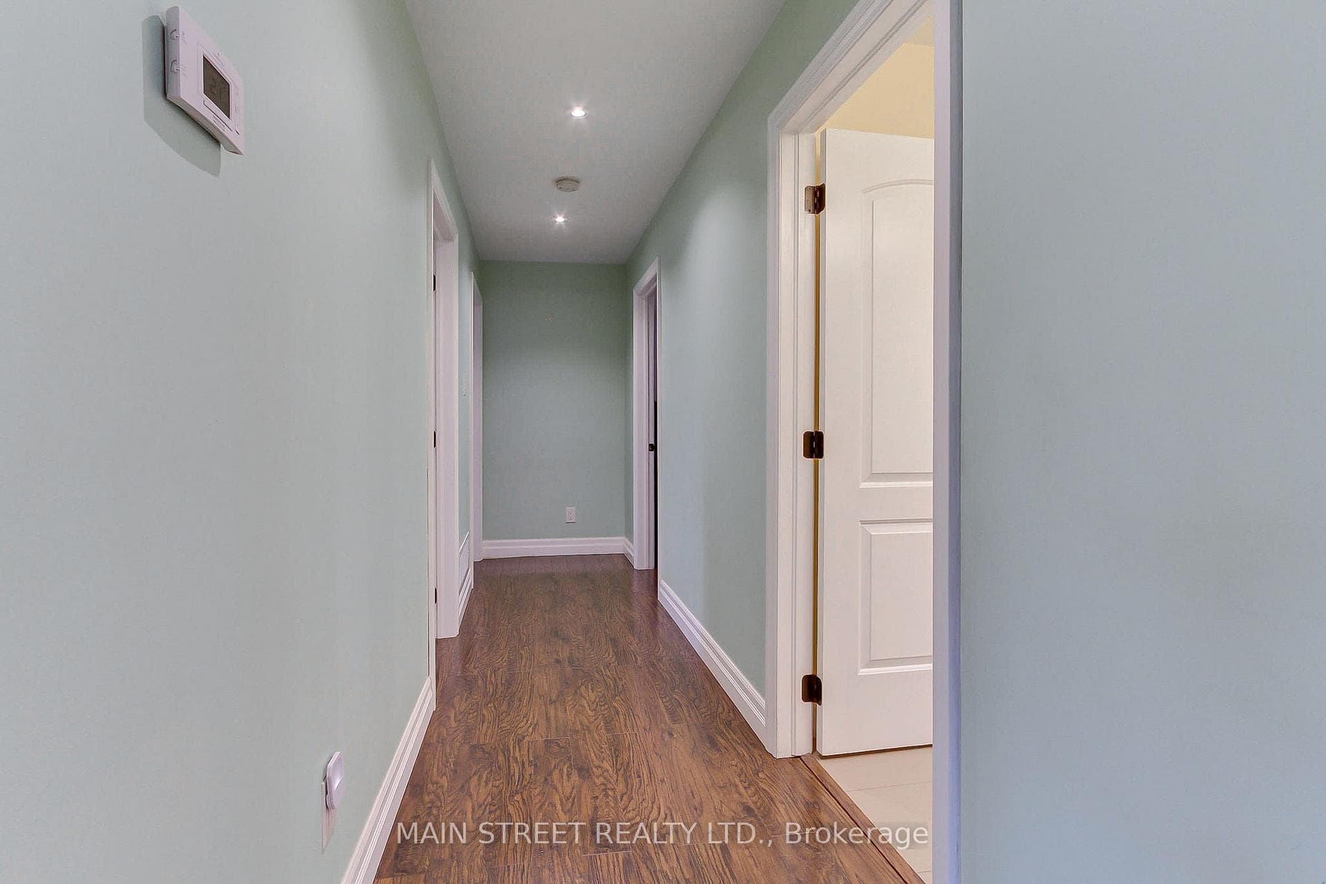 52 Maple Avenue photo 15