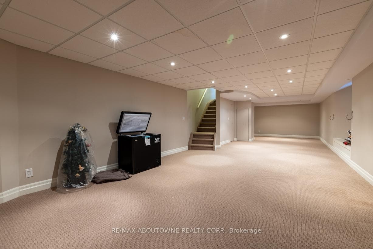 5427 Lakeshore Road Unit 11 photo 29