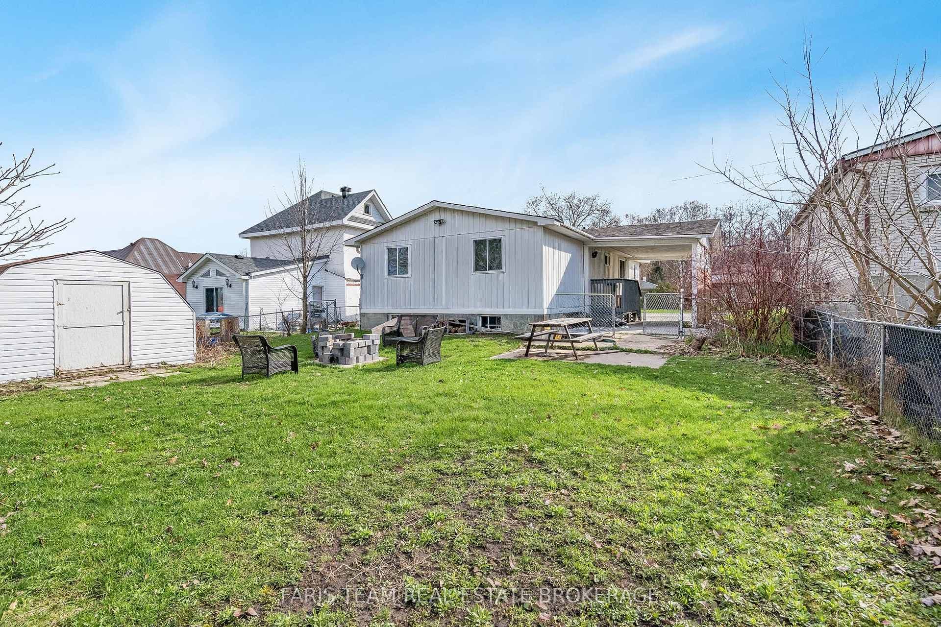 472 William Street photo 37