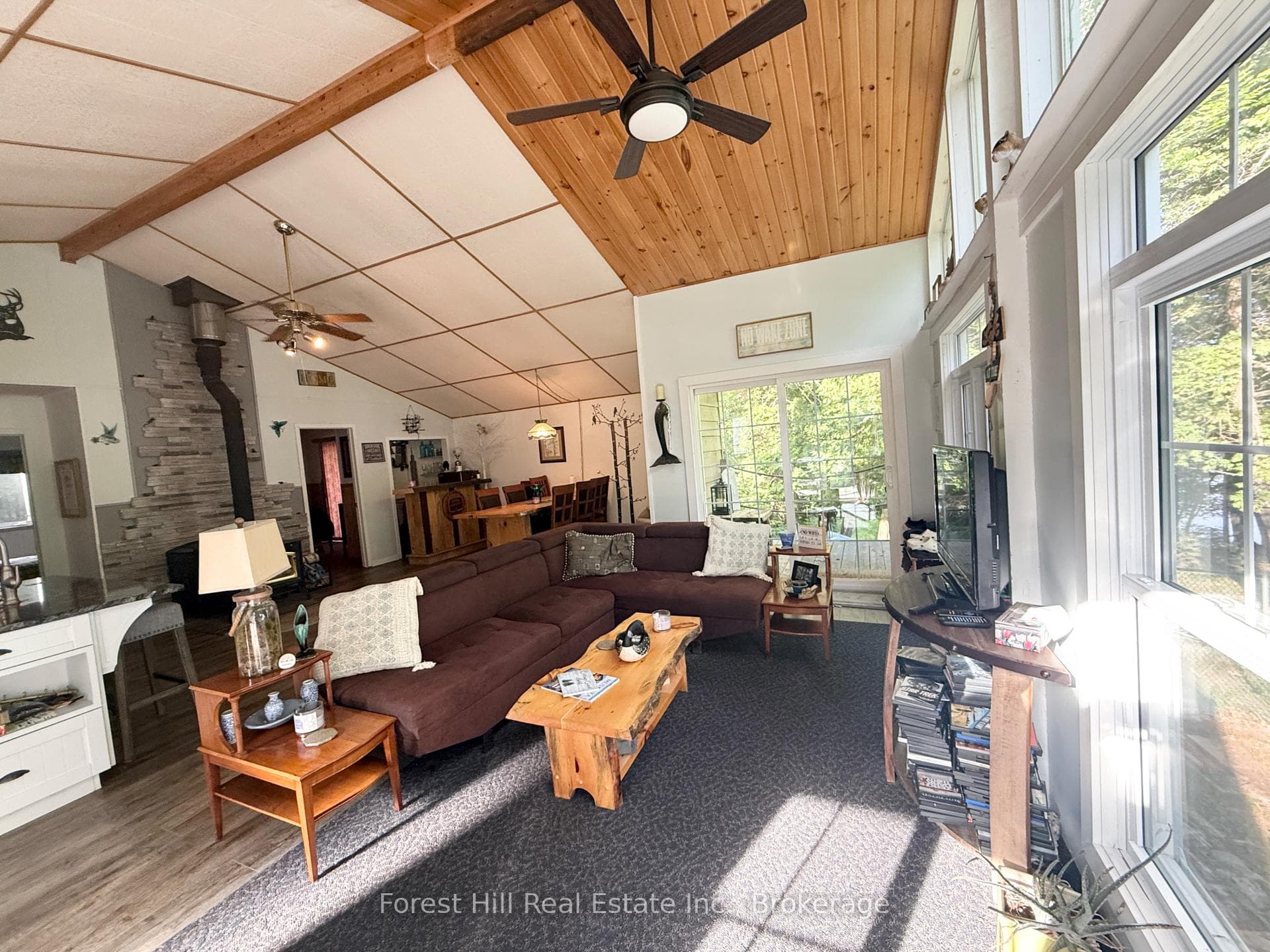 935 Limberlost Road photo 26