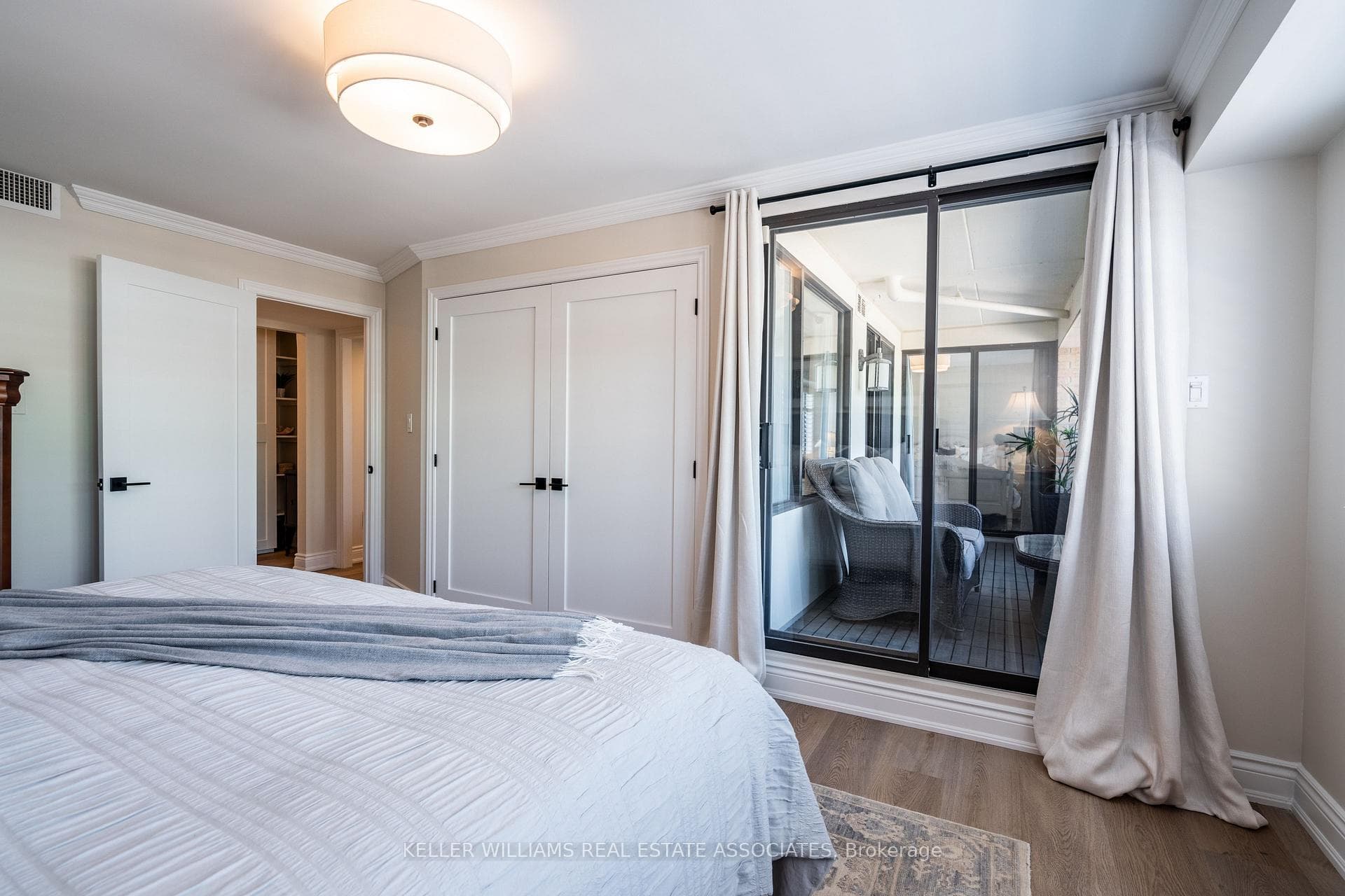 100 Bronte Road Unit 222 photo 26