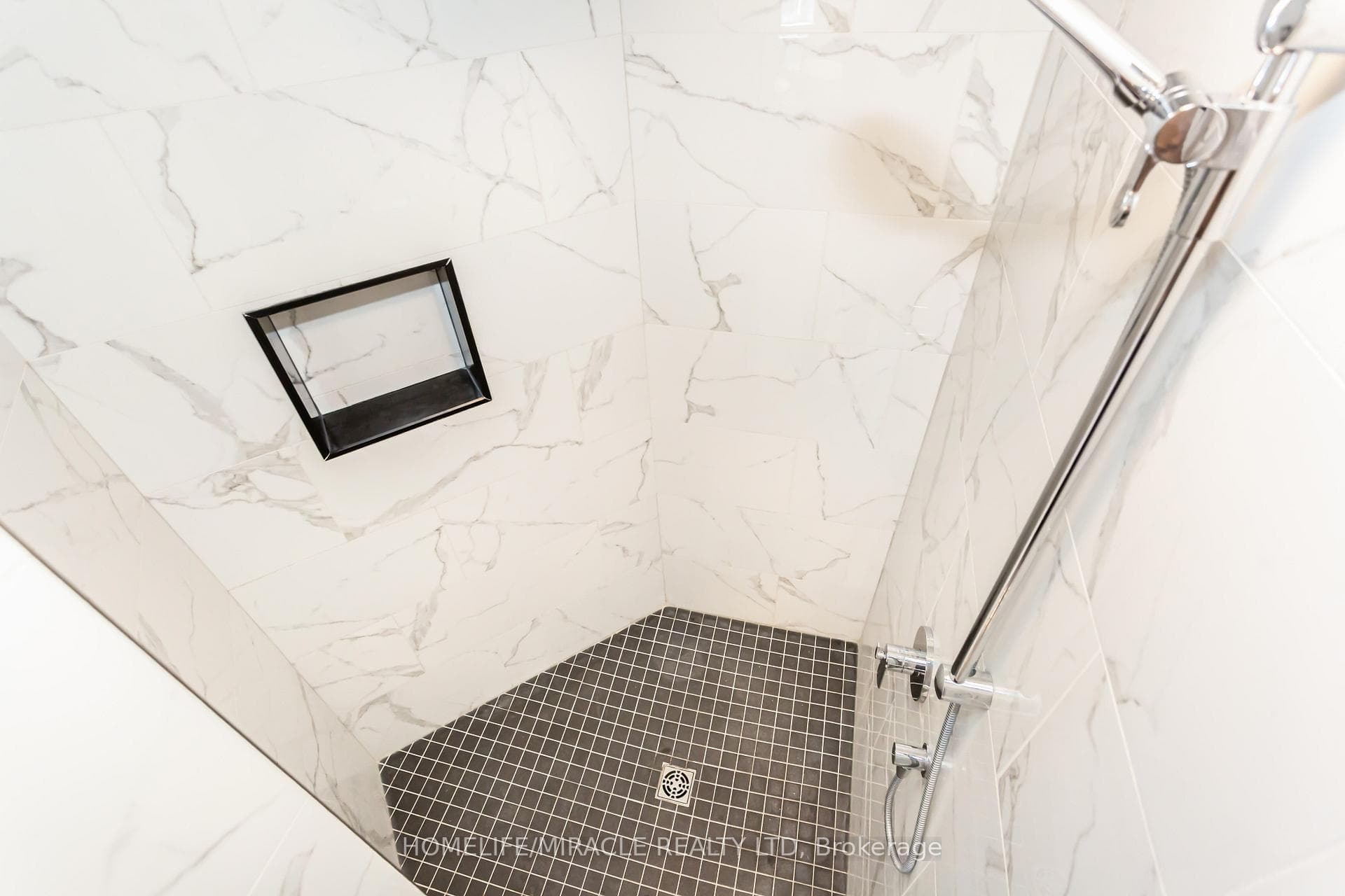 23 Tindall Crescent photo 26