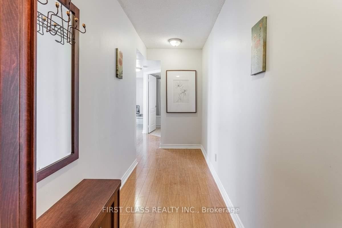 17 Barberry Place Unit 1707 photo 3