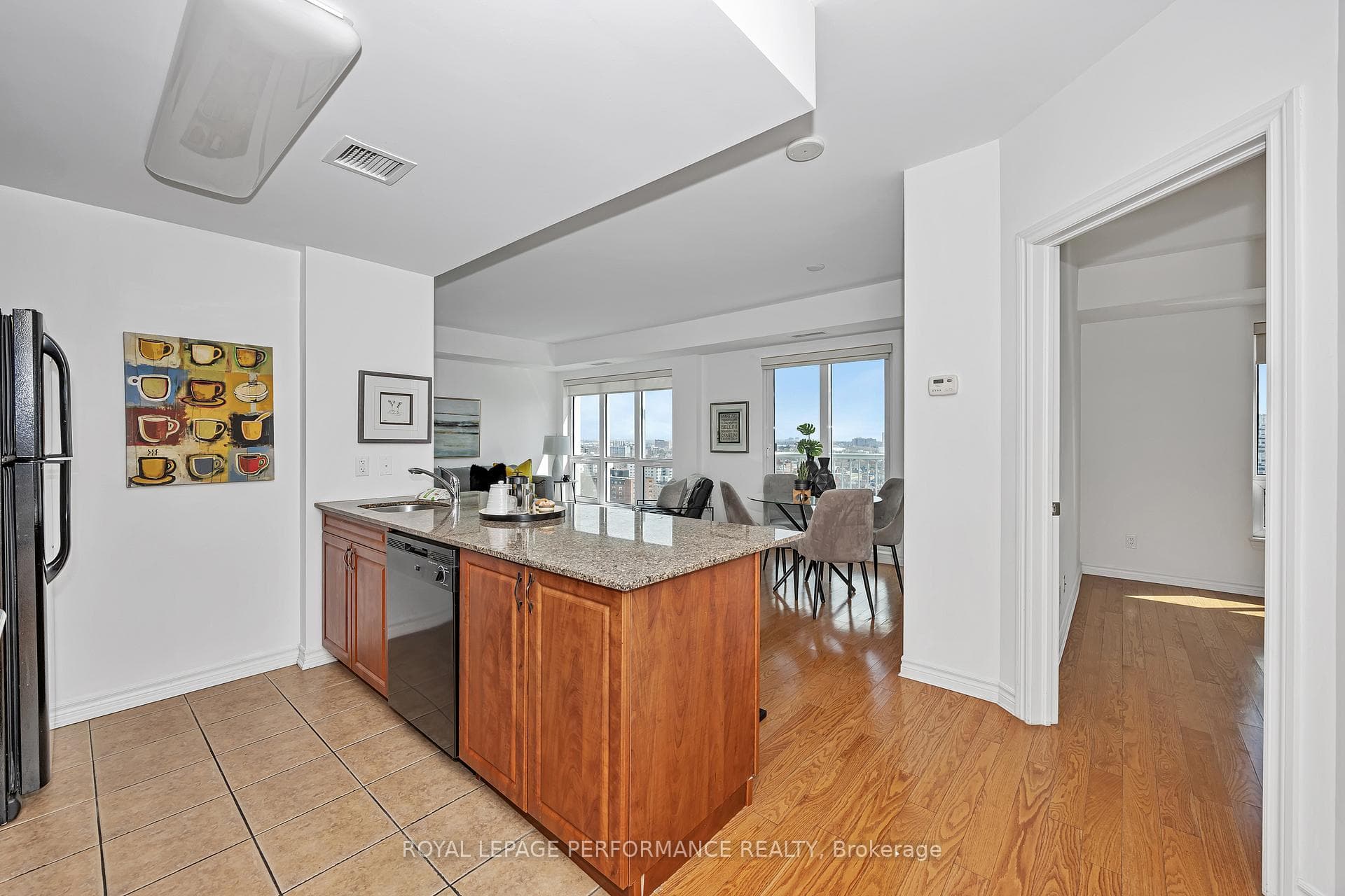 234 Rideau Street Unit 1907 photo 7