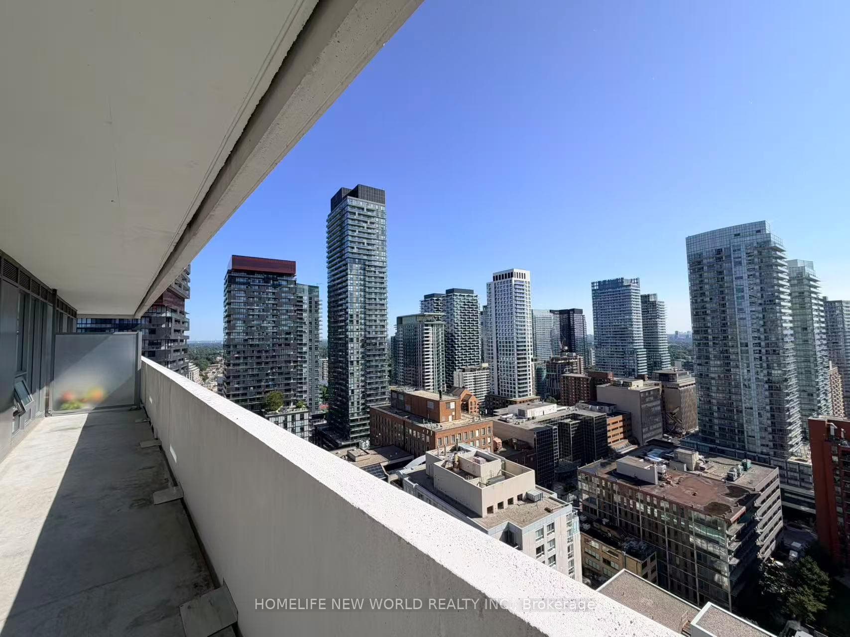2221 Yonge Street Unit 2403 photo 17
