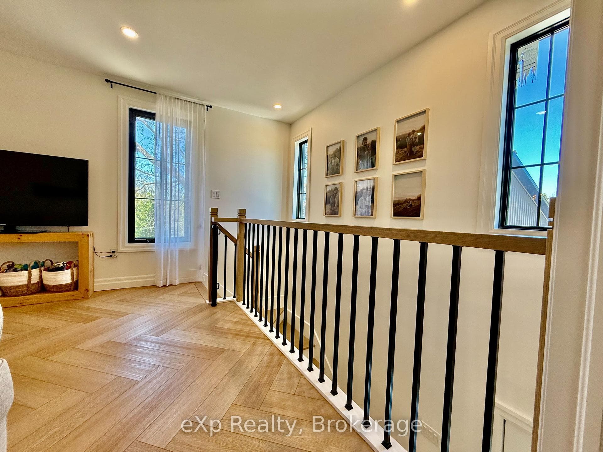 802 Durham Street photo 20