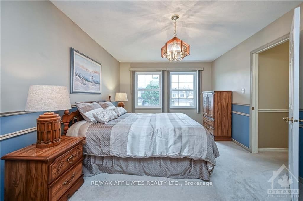 1740 SUNVIEW Drive photo 18