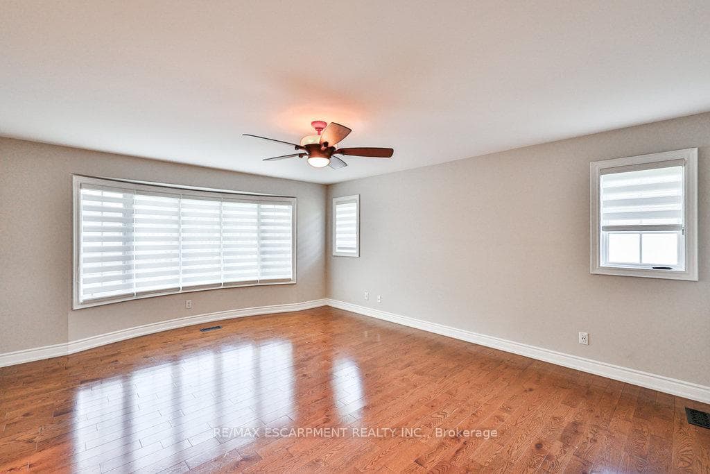 597 Hancock Way photo 17