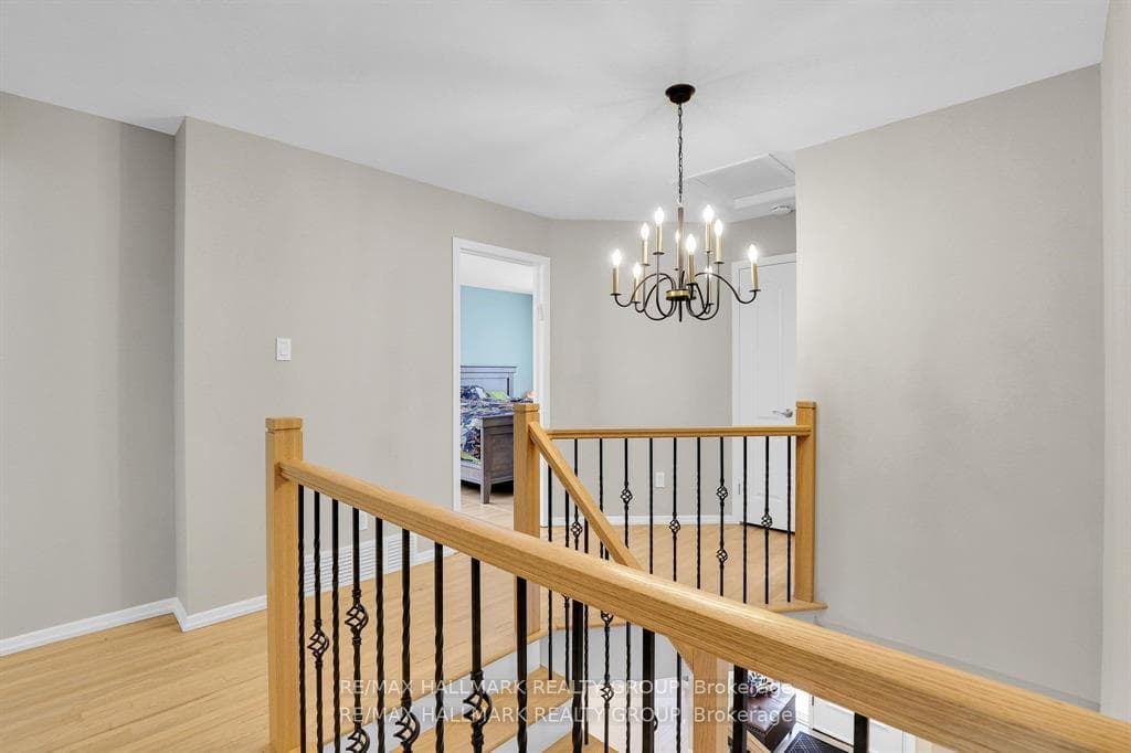 1712 Playfair Drive photo 24