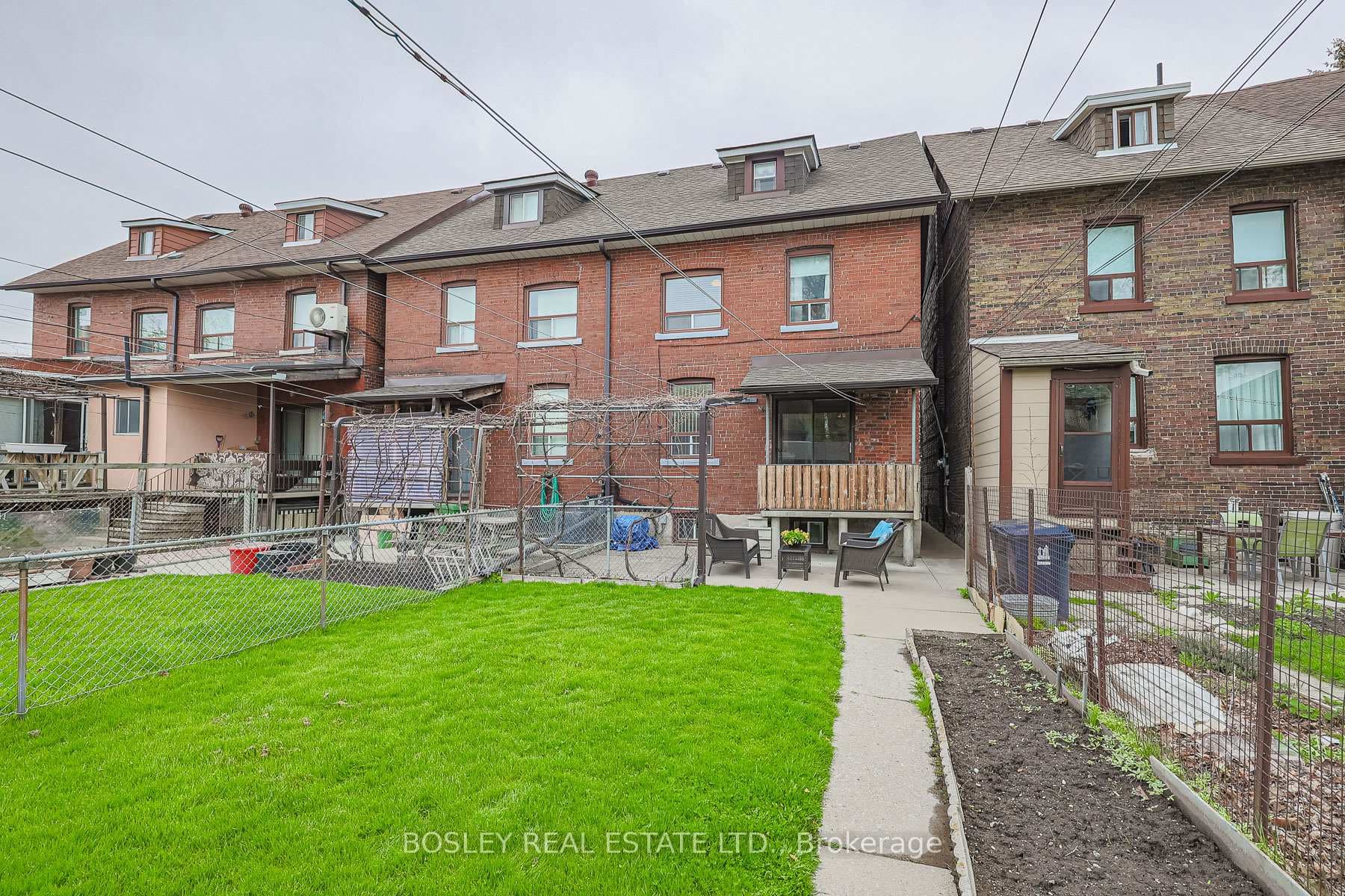 640 Manning Avenue photo 37