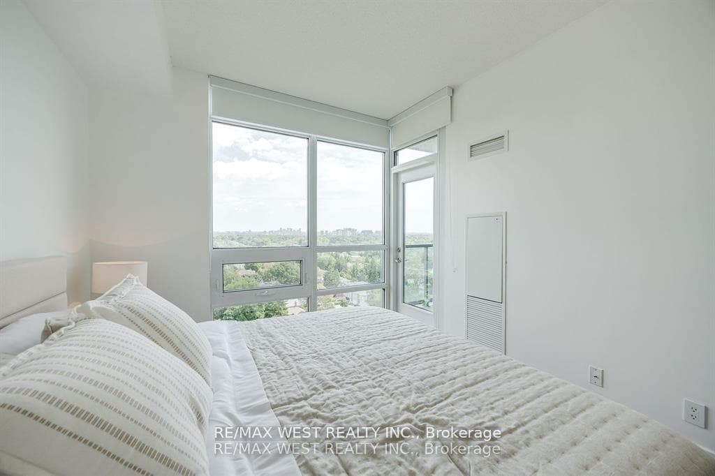 26 Norton Avenue Unit 1707 photo 12