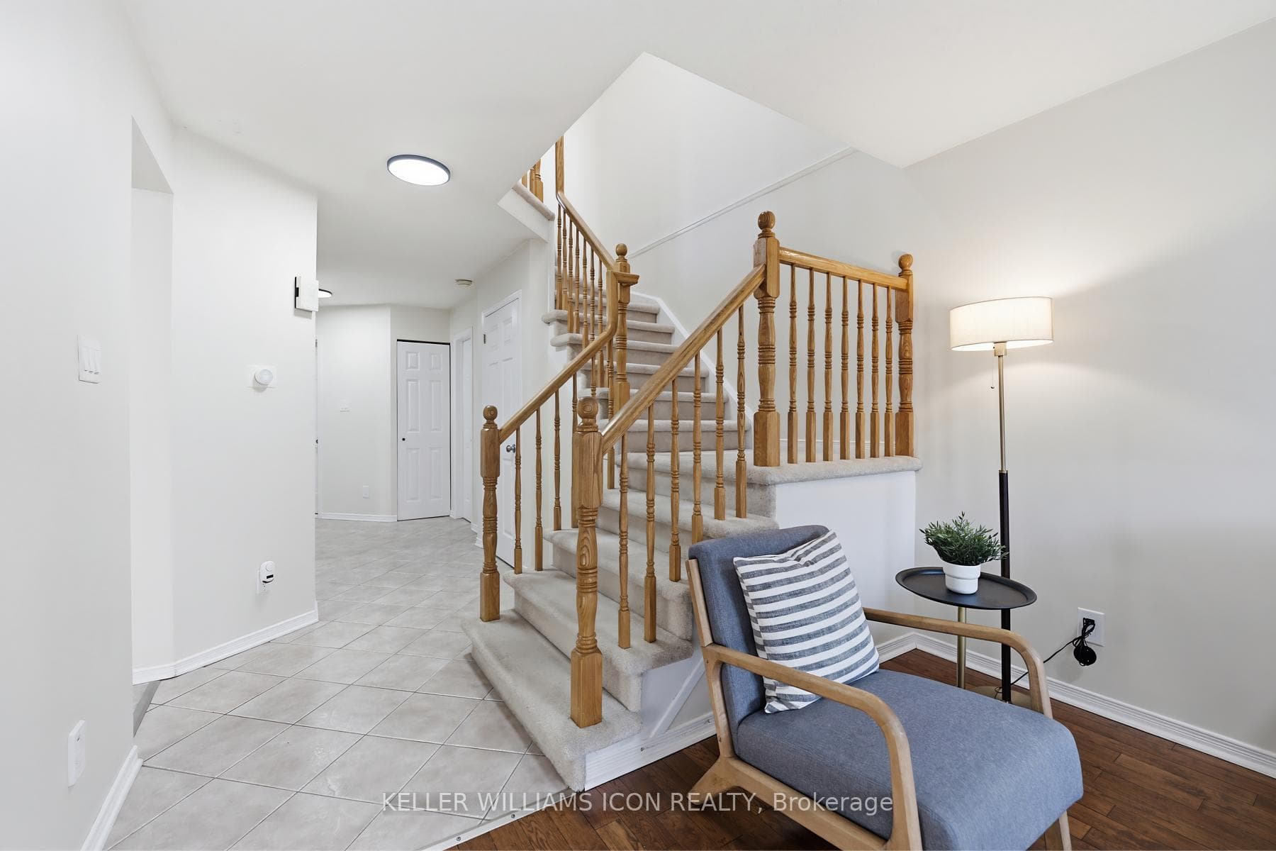 25 Robarts Crescent photo 7